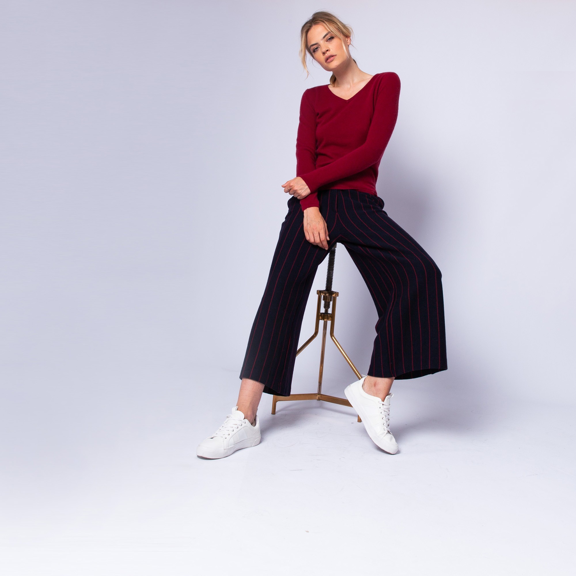 Pull col V en cachemire intemporel - Eniva 6384 rouge cerise - 20 rouge foncé