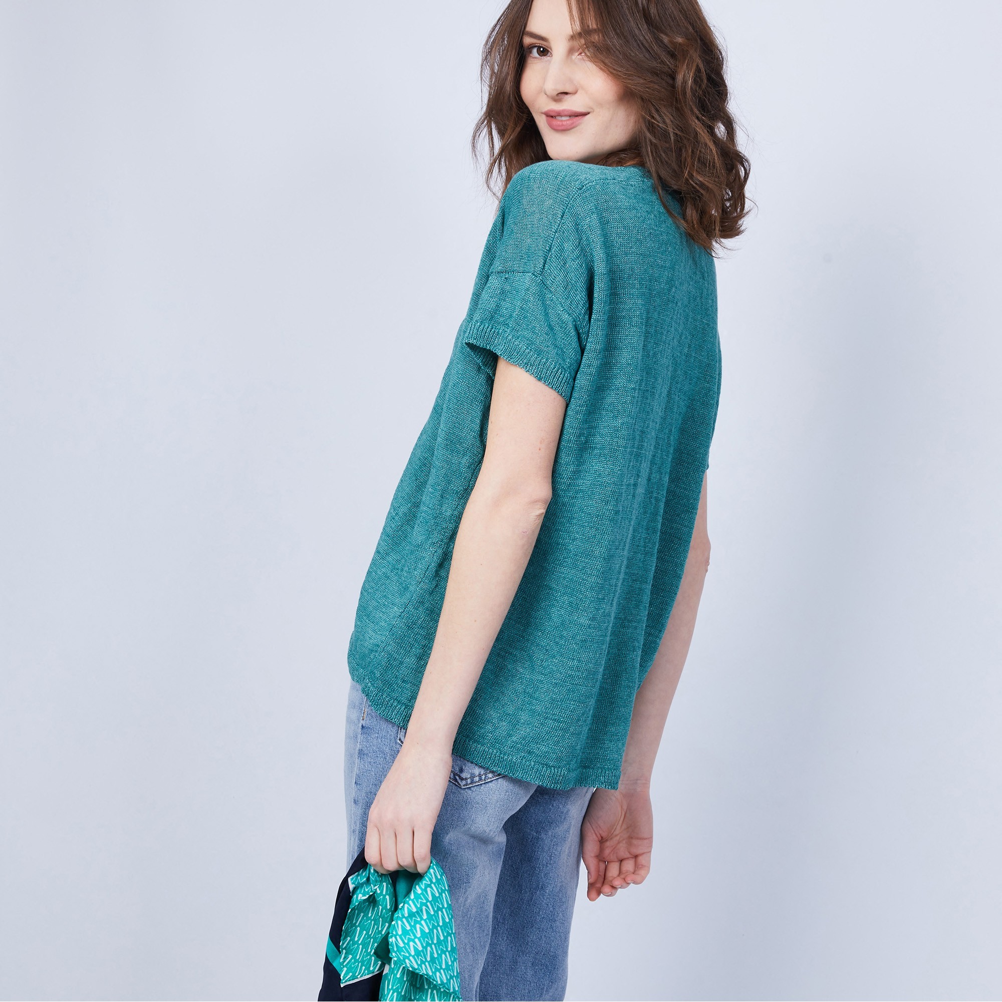 T-shirt en lin col V boutonné - Maati 6450 tropique - 21 vert foncé