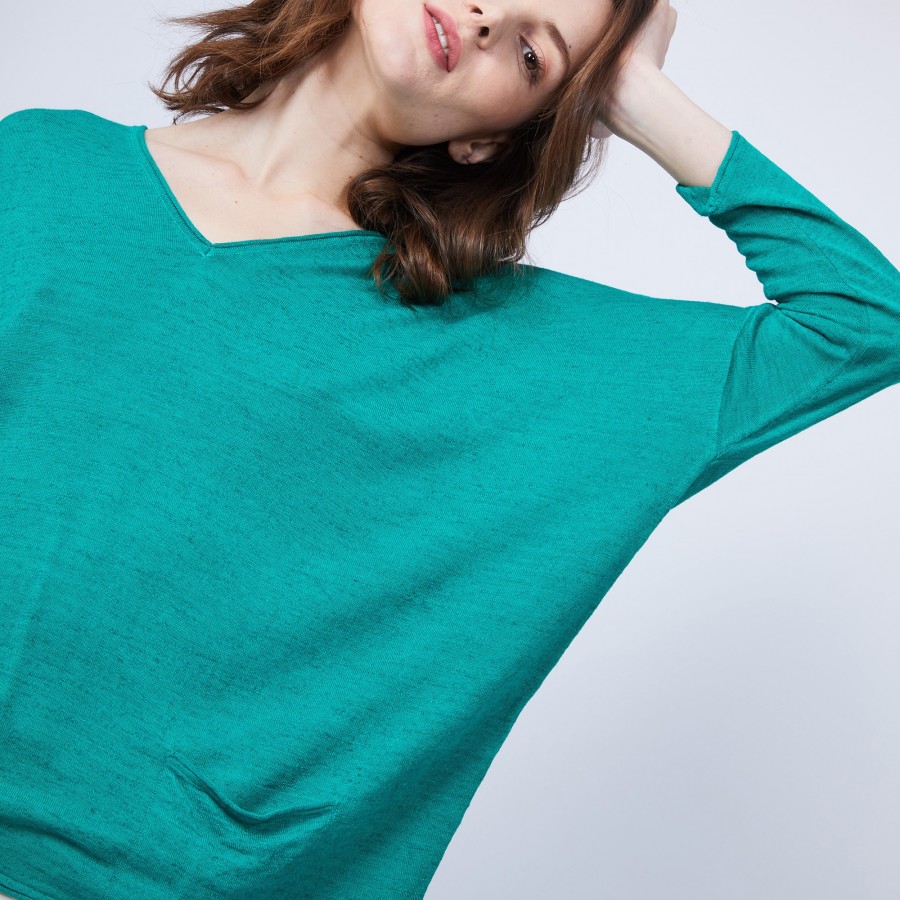 Camiseta solta com decote em V - Malou