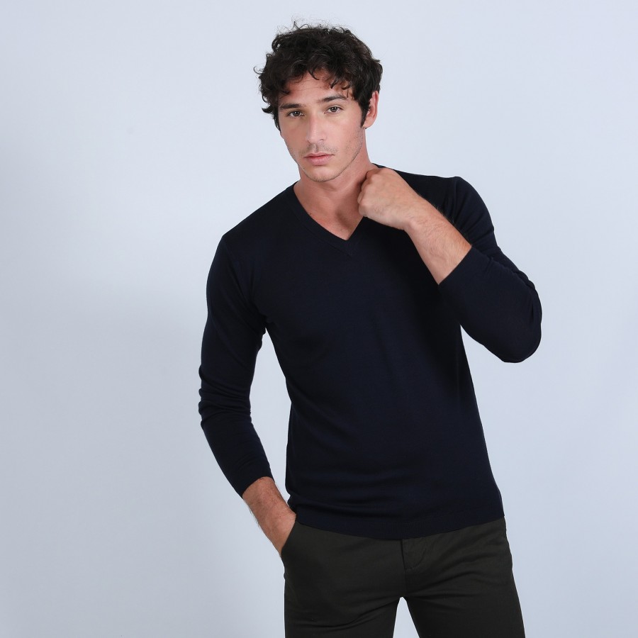 V-neck jumper in merino wool - Elmo