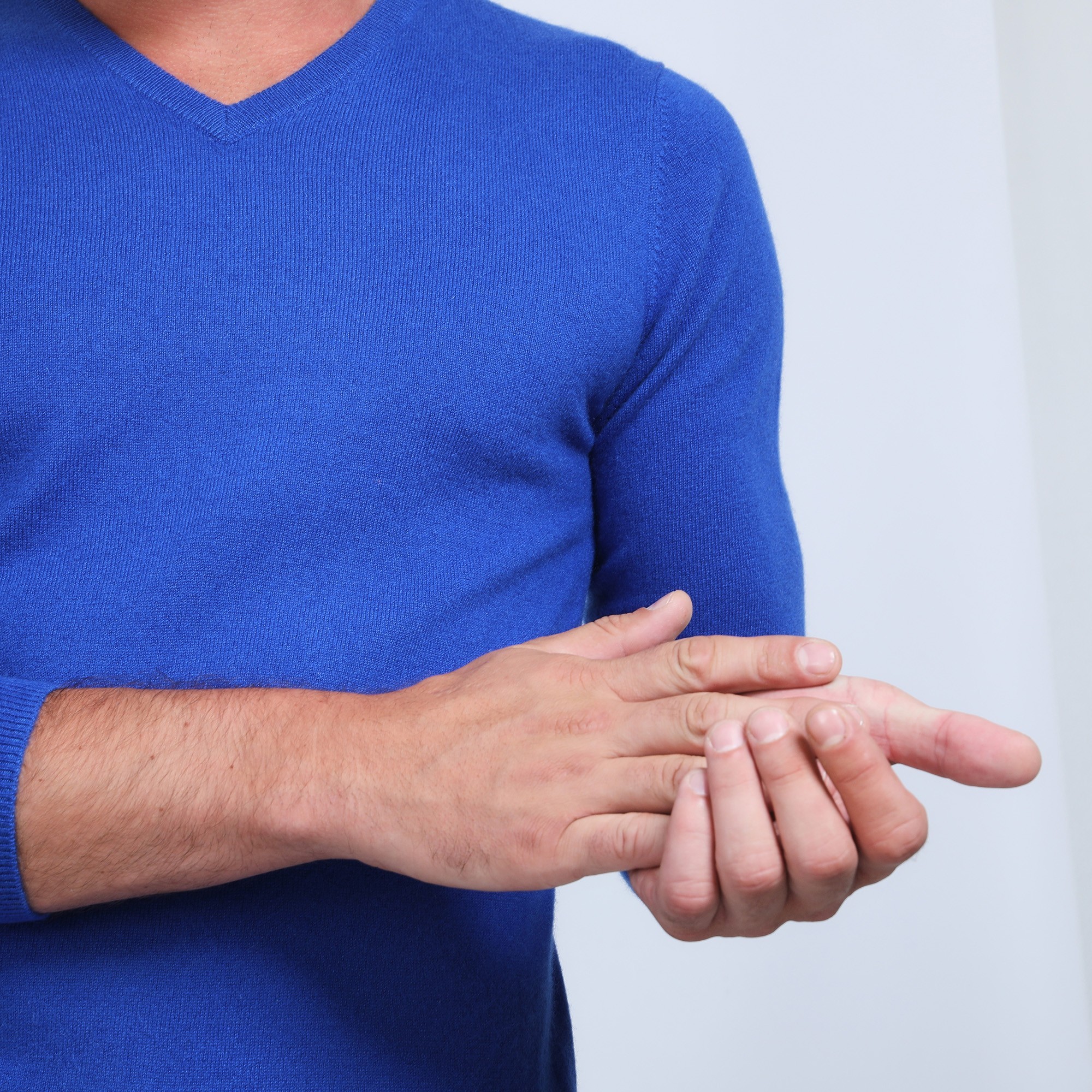 Pull col V en cachemire - Benjamin 6645 bleu dur - 