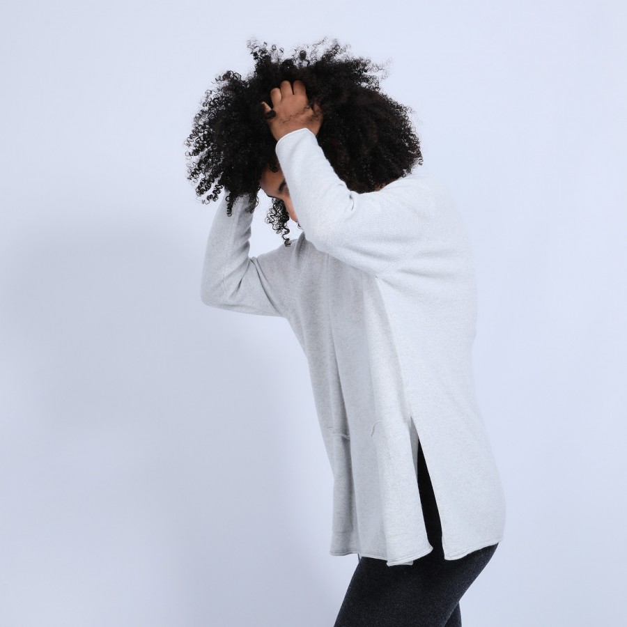 Suéter solto de cashmere com decote em V - Olyvia