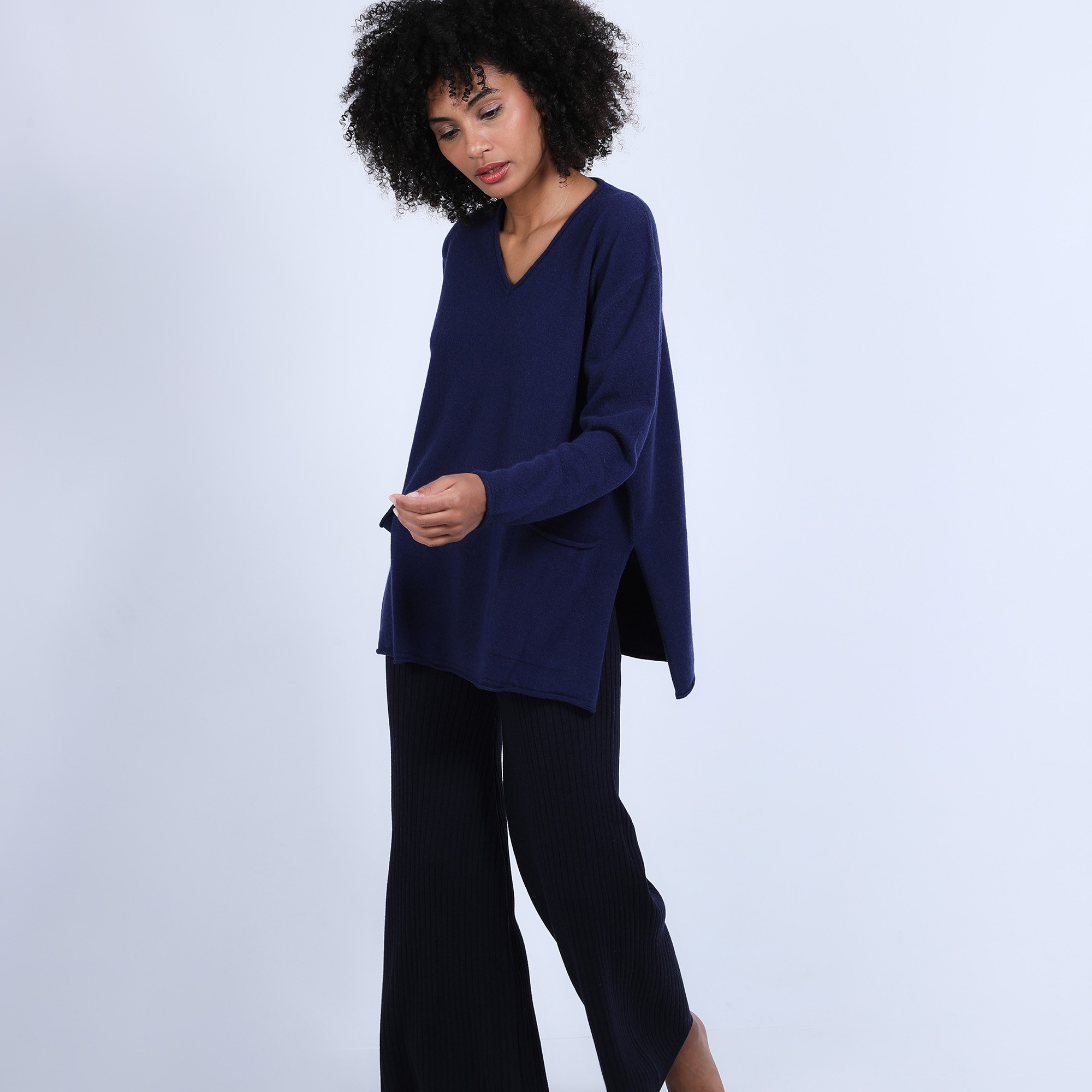 Pull en cachemire ample col V - Olyvia 6646 indigo - 75 Bleu nuit