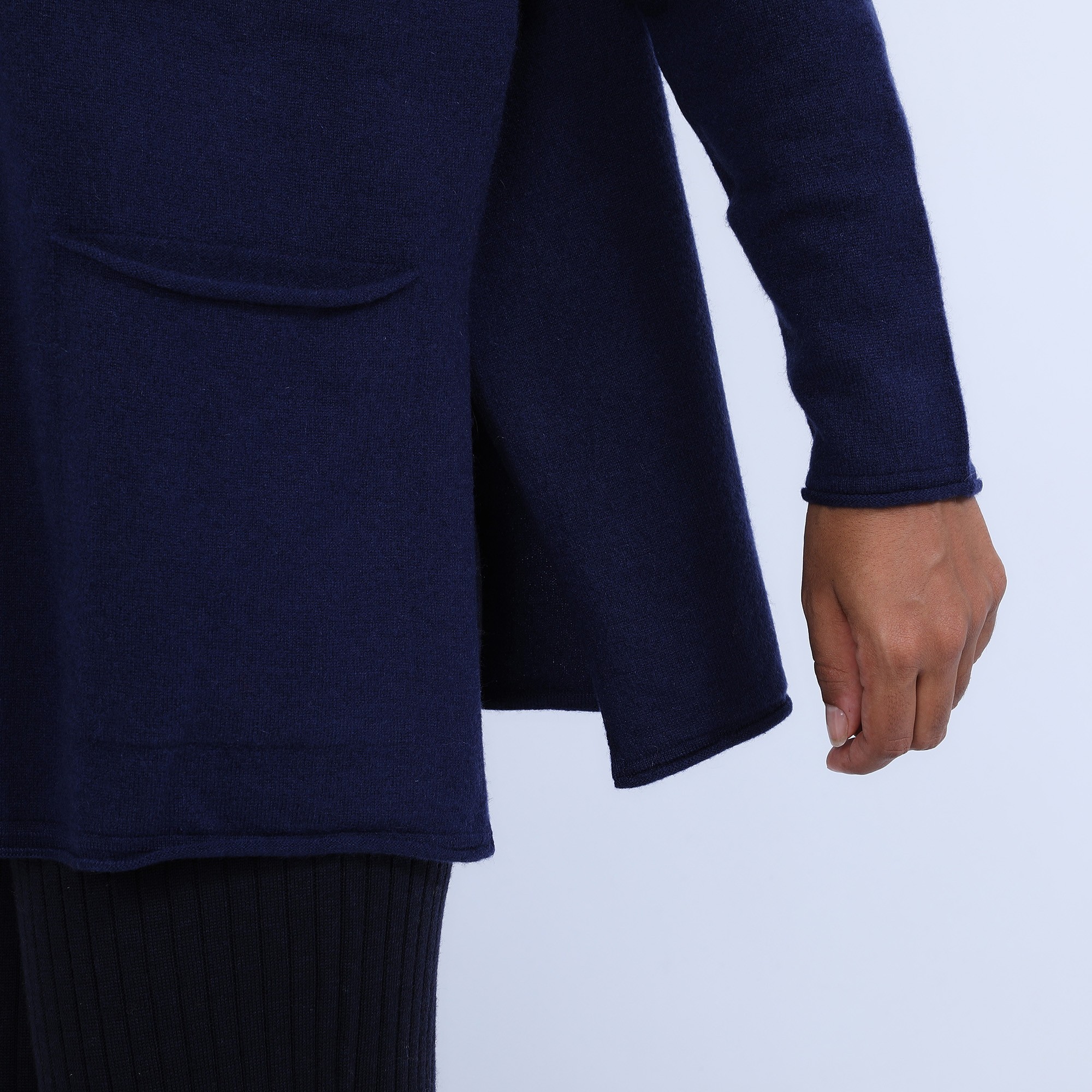 Loose V-neck cashmere jumper – Hilary