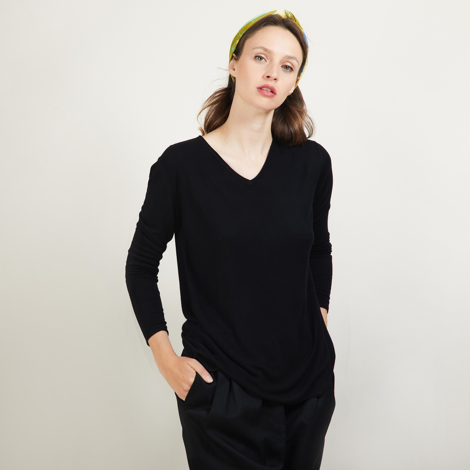 Bamboo Cashmere V-neck sweater - Barbara