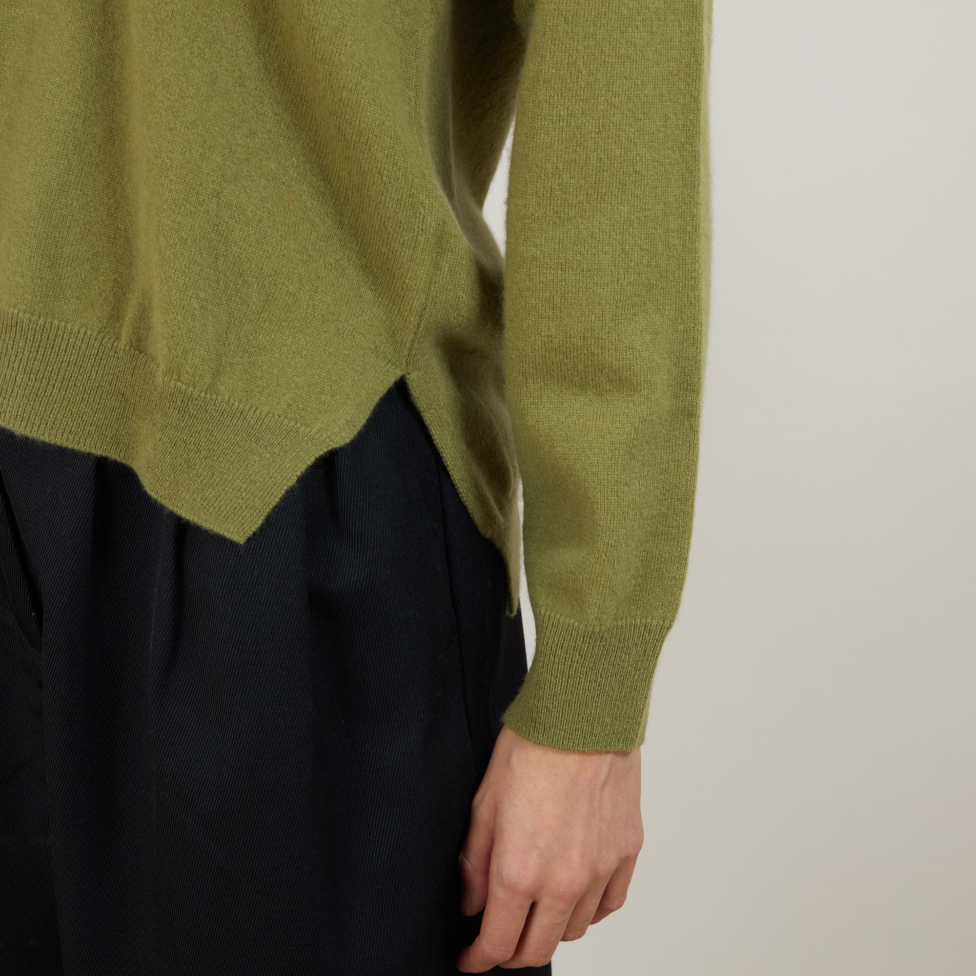 Cashmere V-neck sweater with slits - Barnabe