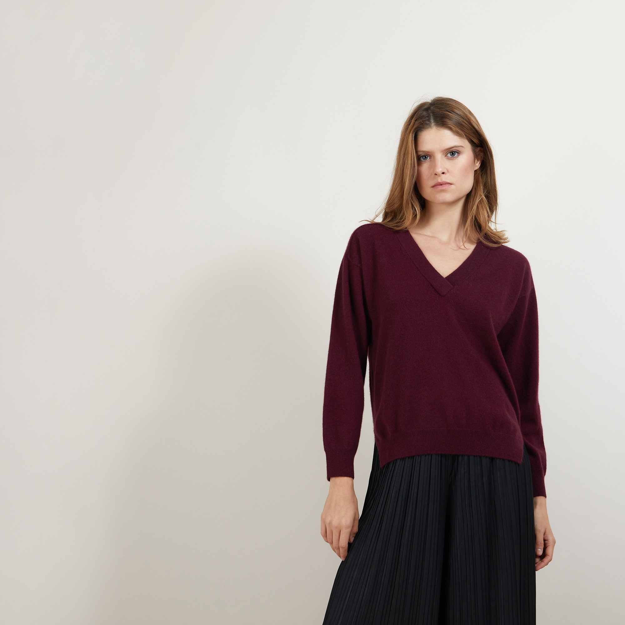Cashmere V-neck sweater with slits - Barnabe