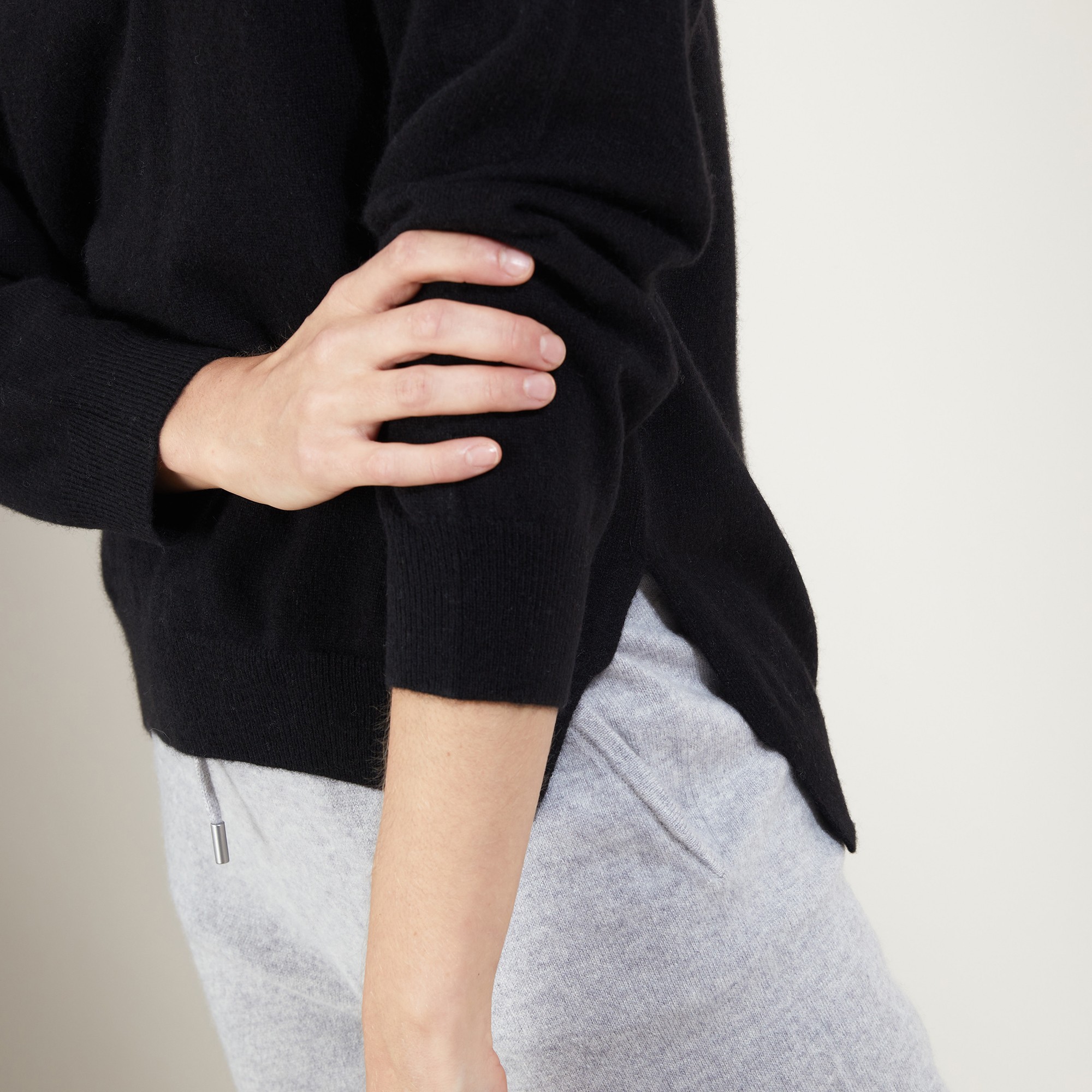 Cashmere V-neck sweater with slits - Barnabe