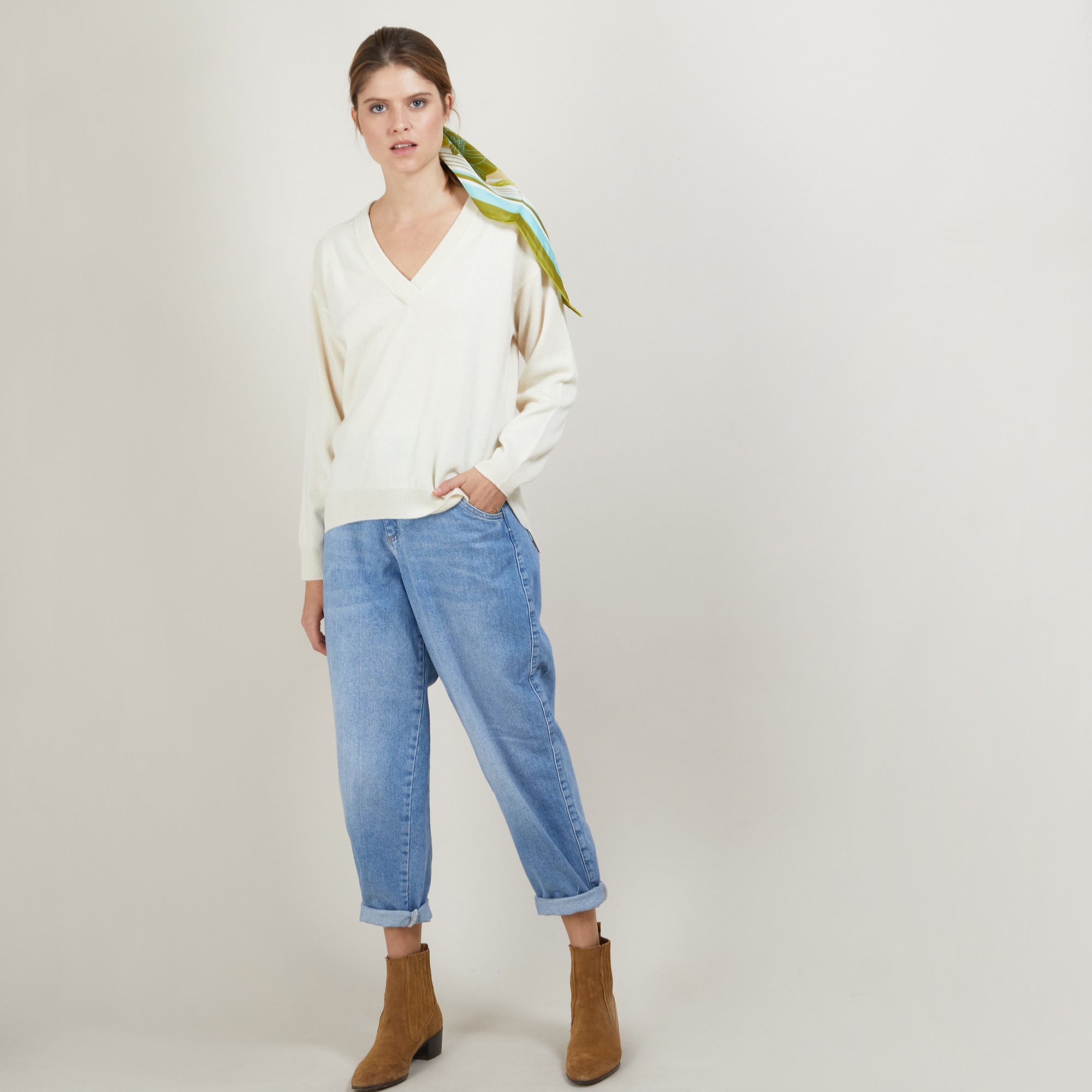 Cashmere V-neck sweater with slits - Barnabe