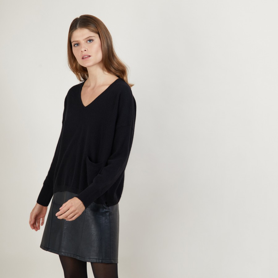 Suéter curto de cashmere com decote em V e bolsos - Balba