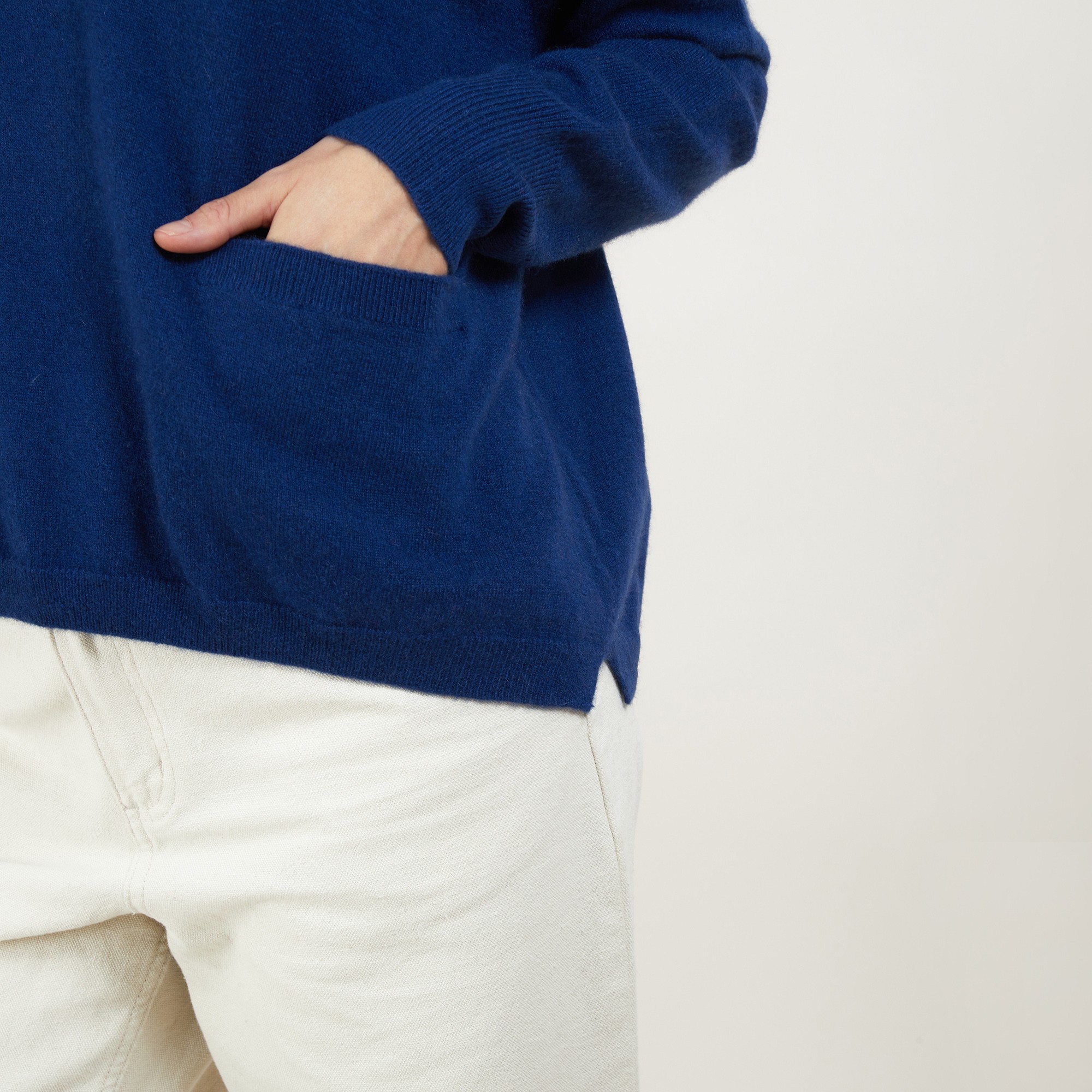 Pull court col V en cachemire - Balba 7042 fregate - 03 Bleu foncé