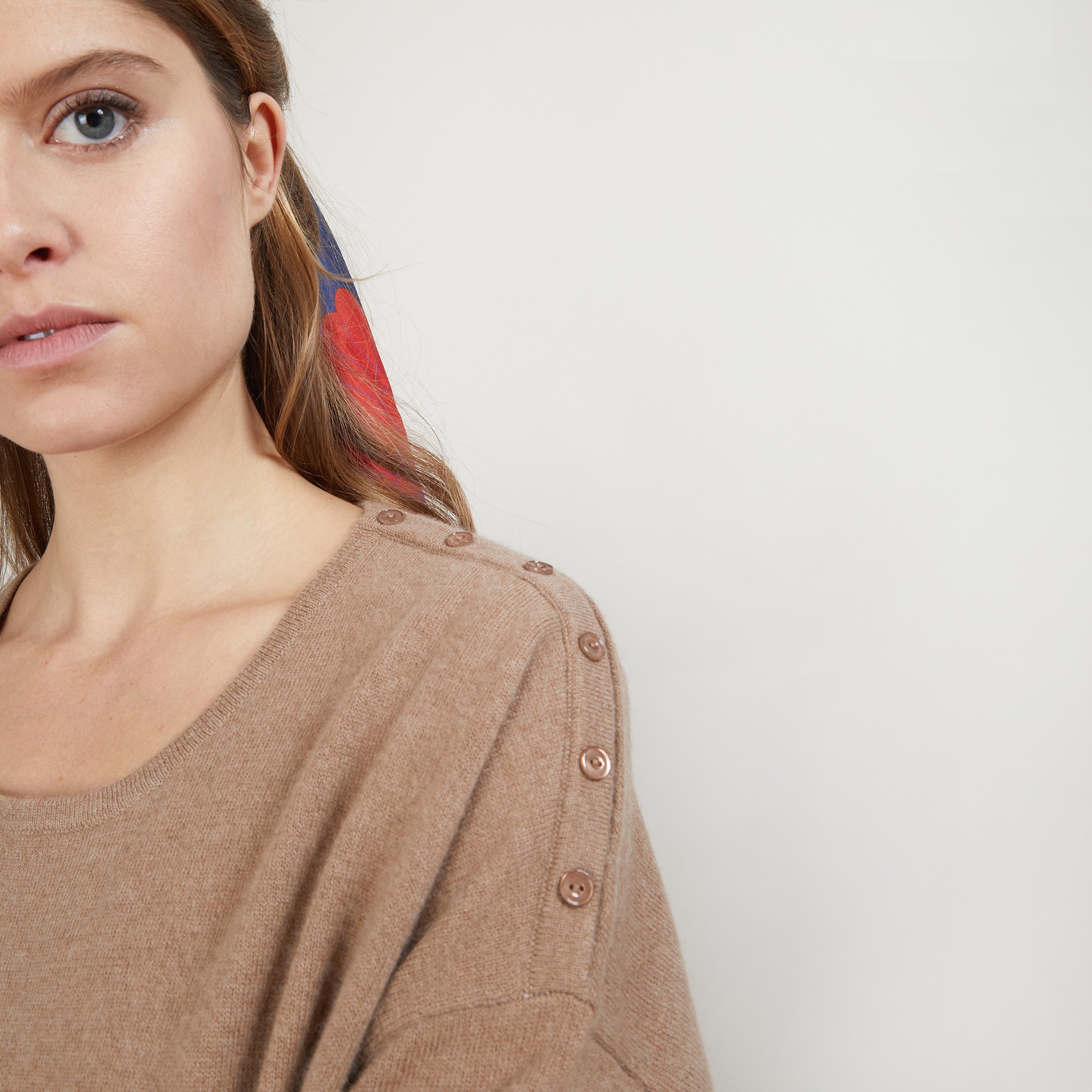 Pull ample en cachemire boutons épaule - Brook 7030 desert - 46 Marron clair