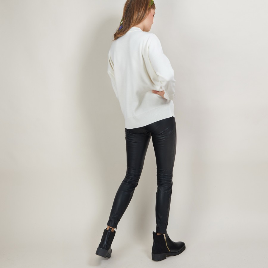 Suéter de lã com botões nos ombros - Gipsy