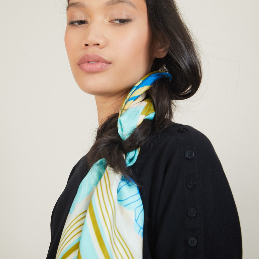 Suéter de lã com botões nos ombros - Gipsy