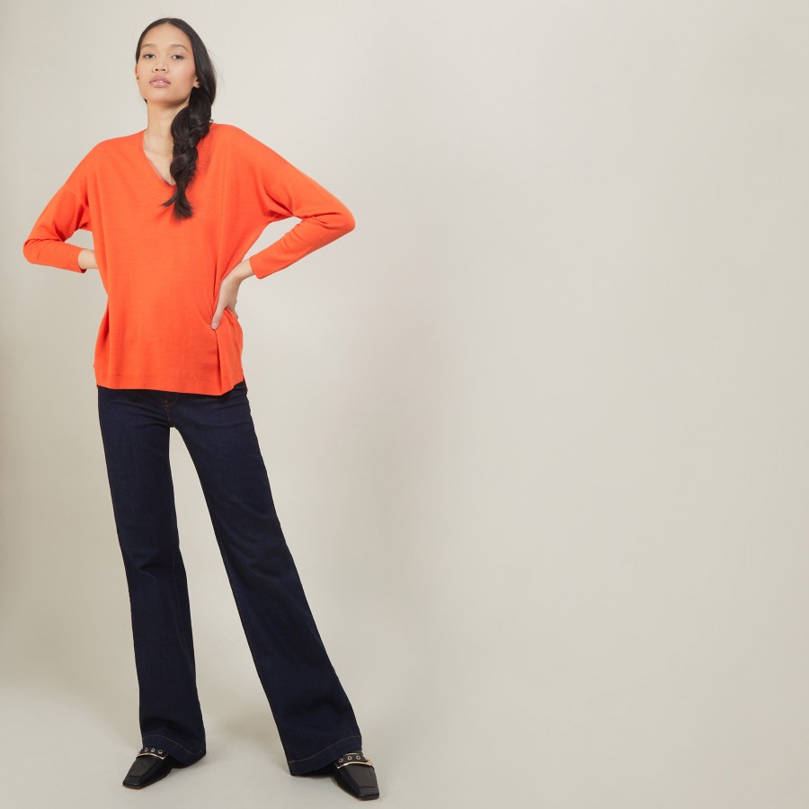 Suéter de lã merino com decote em V e fenda - Bernice