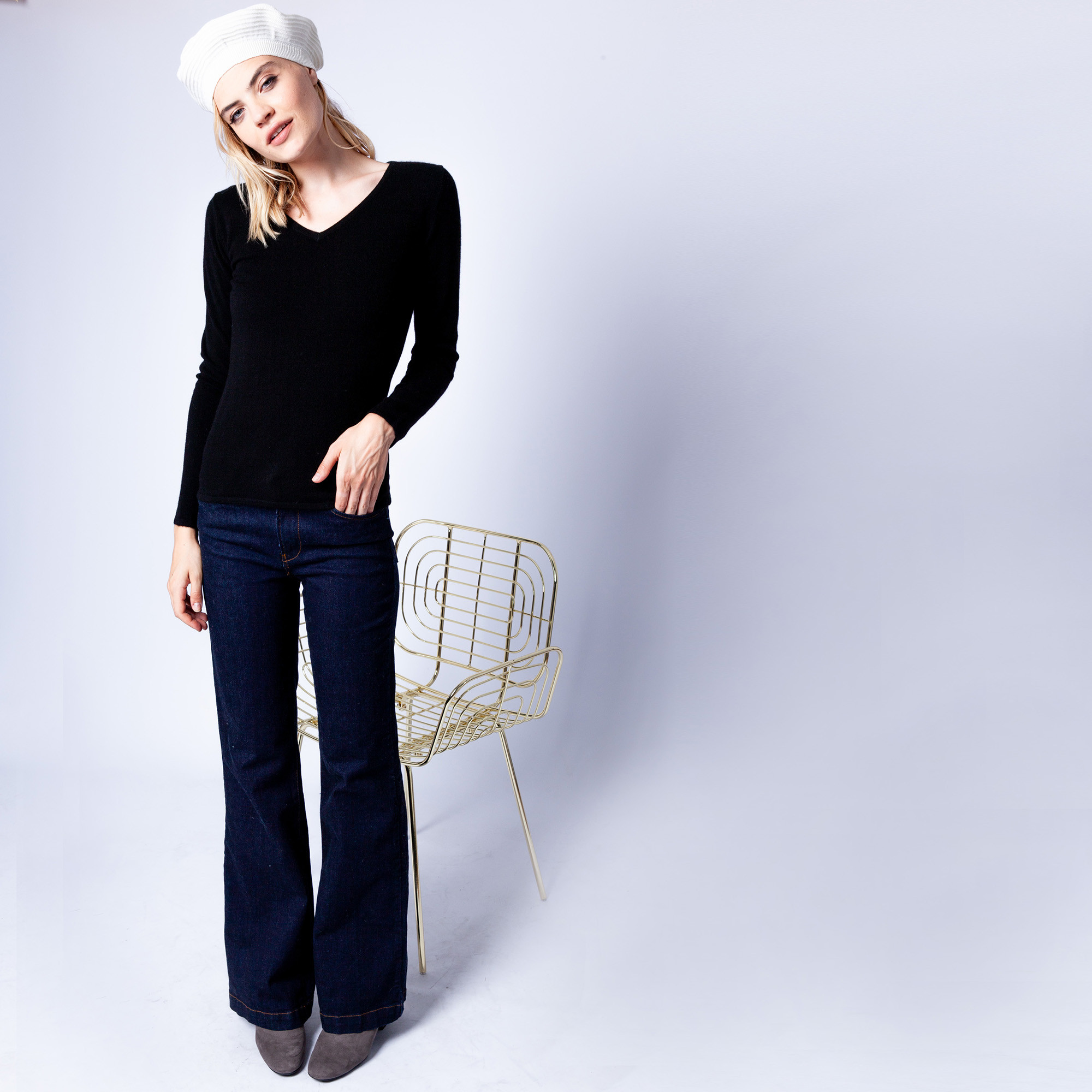 Pull col V en cachemire intemporel - Eniva 6310 noir - 01 Noir