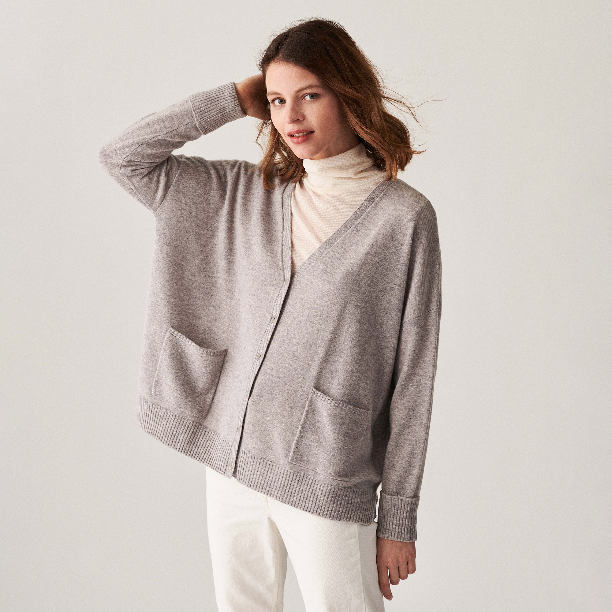 Cardigan col V boutonné à poches en cachemire - Achille 7412 gris clair - 11 Gris clair