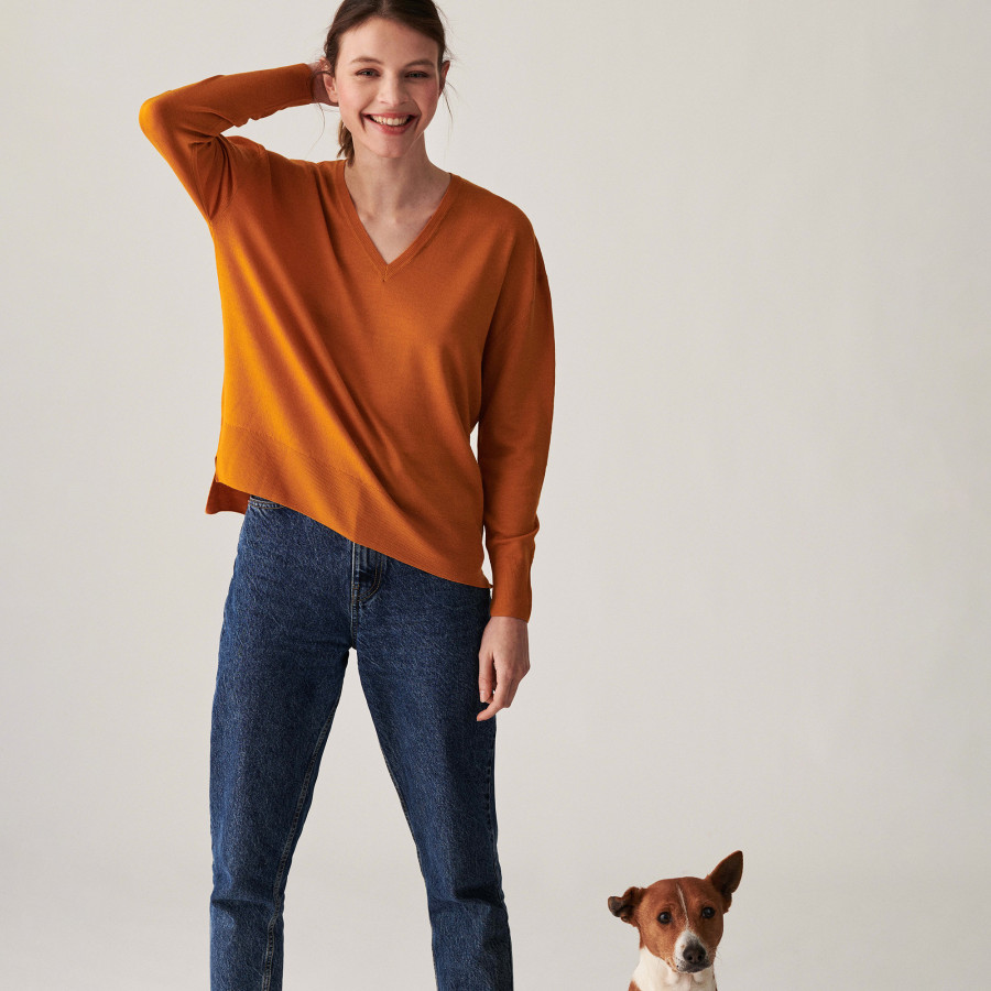 Merino wool V-neck sweater with slits - Aurora