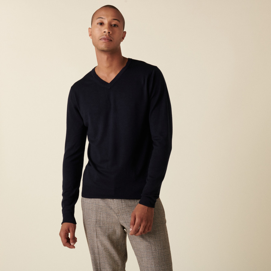 V-neck jumper in merino wool - Elmo