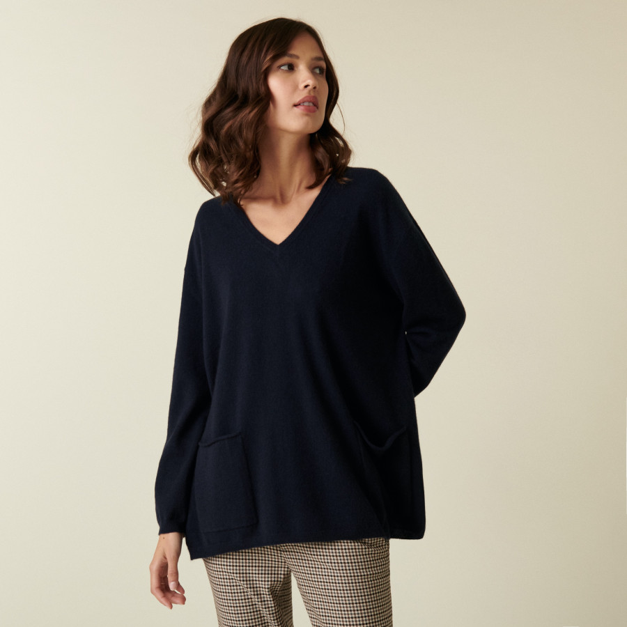 V-neck cashmere sweater with side slits - Accacia