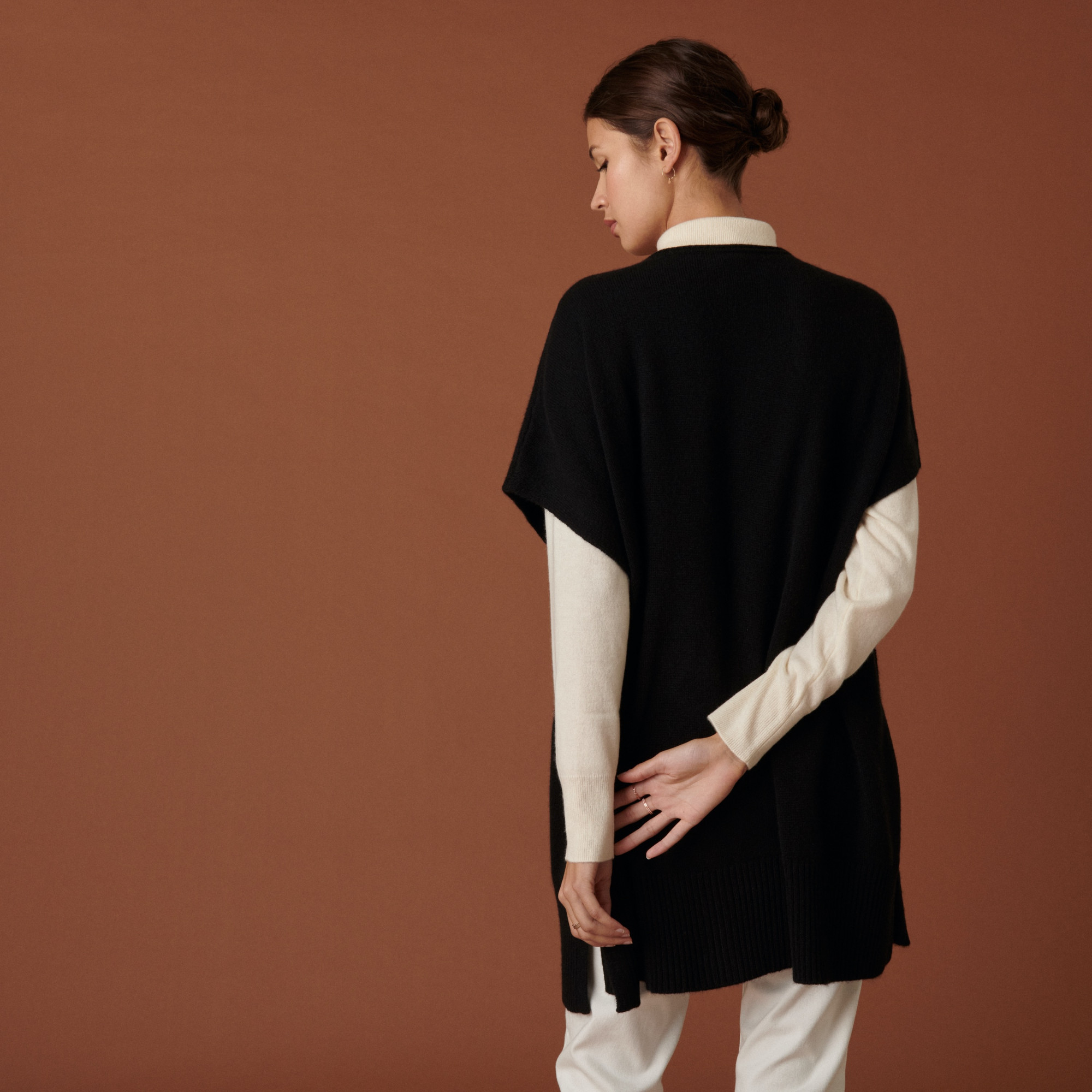 Sleeveless cashmere cape - Clarisse