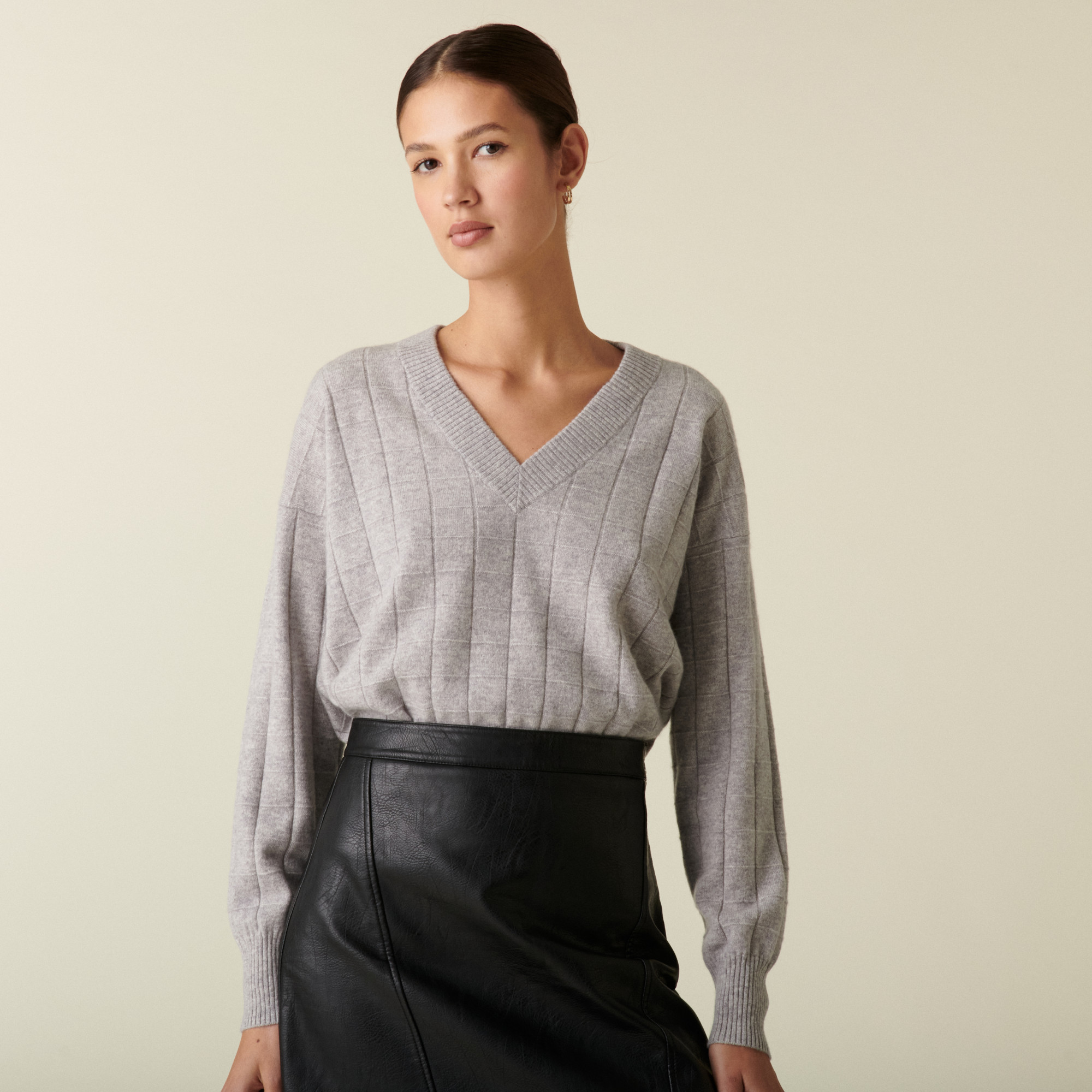 Cashmere V-neck knitted sweater - Canelle