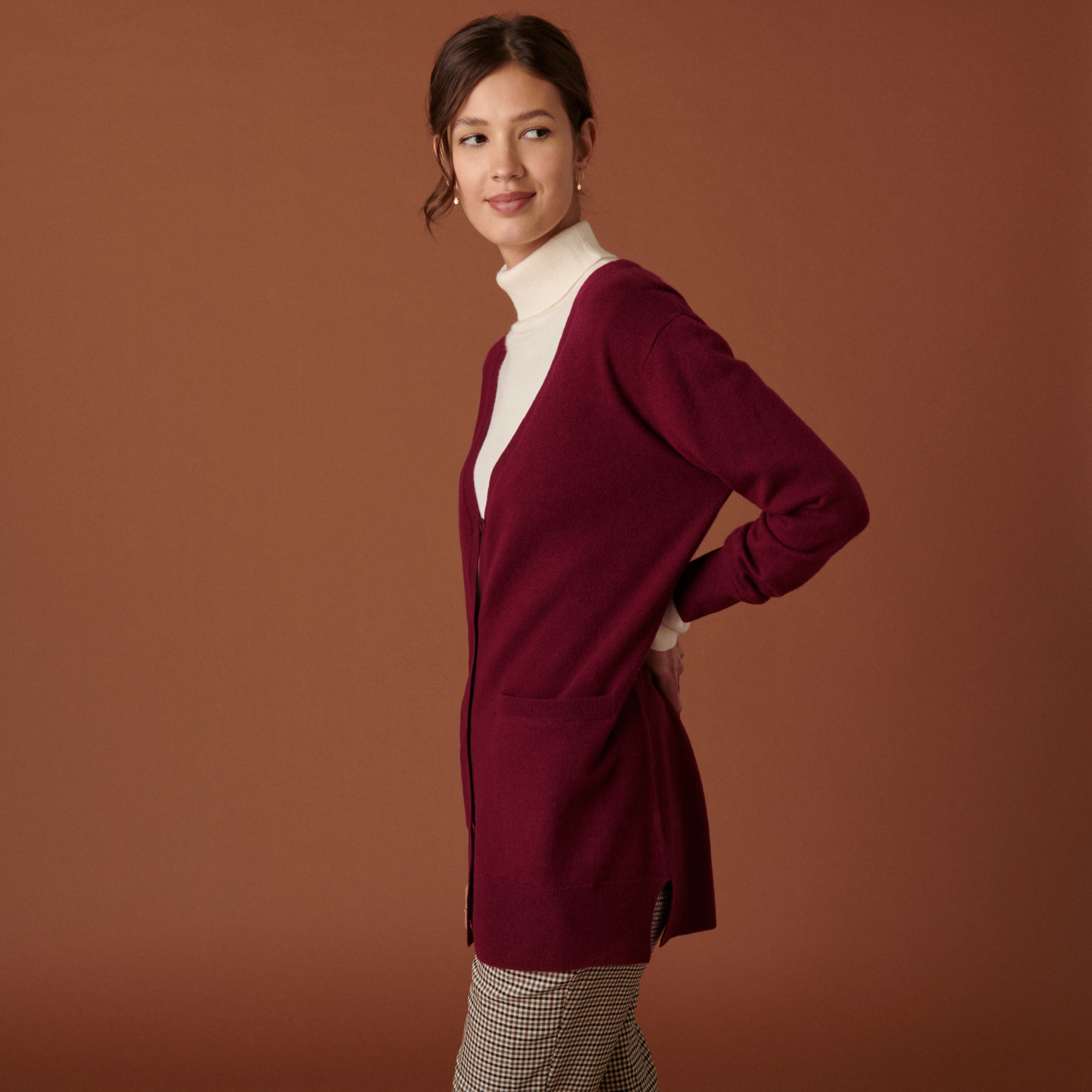 Long cardigan col V en cachemire à fentes et poches - Aden 7482 griotte - 51 Bordeaux