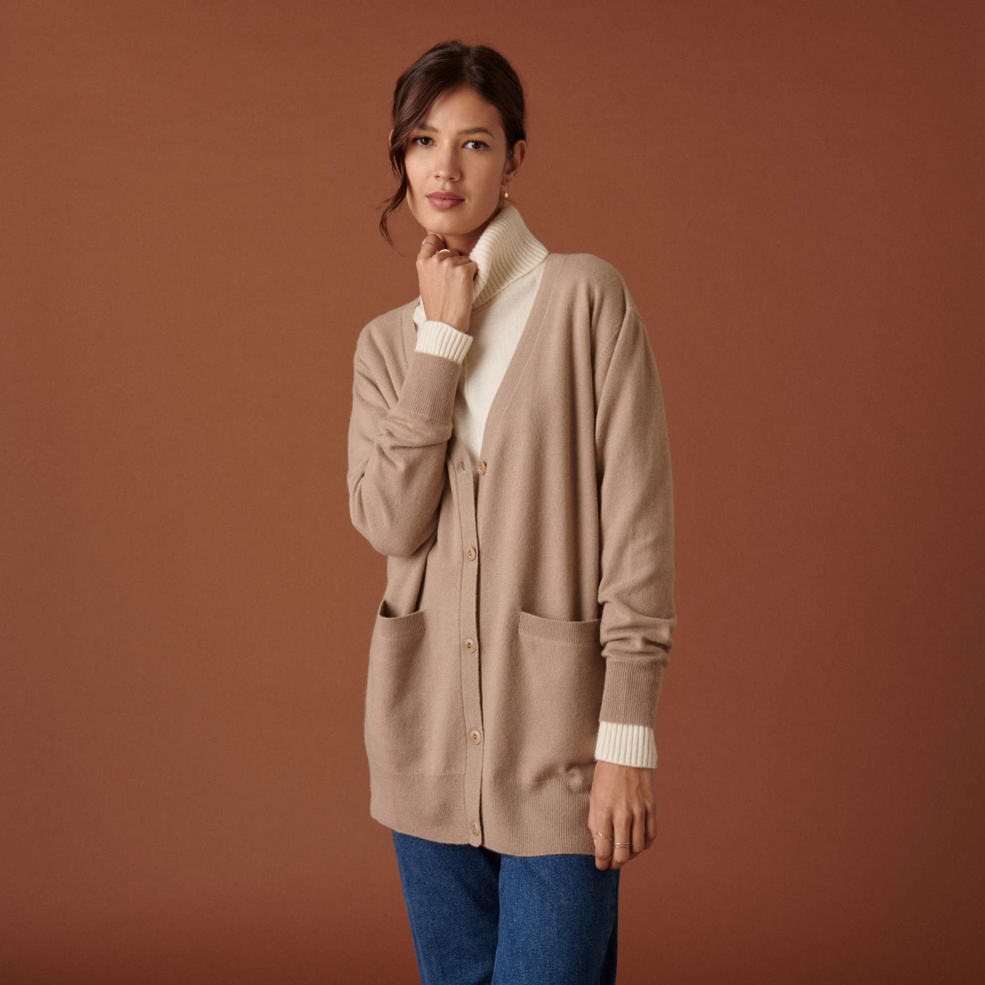 Long cardigan col V en cachemire à fentes et poches - Aden 7404 sable - 13 Beige moyen