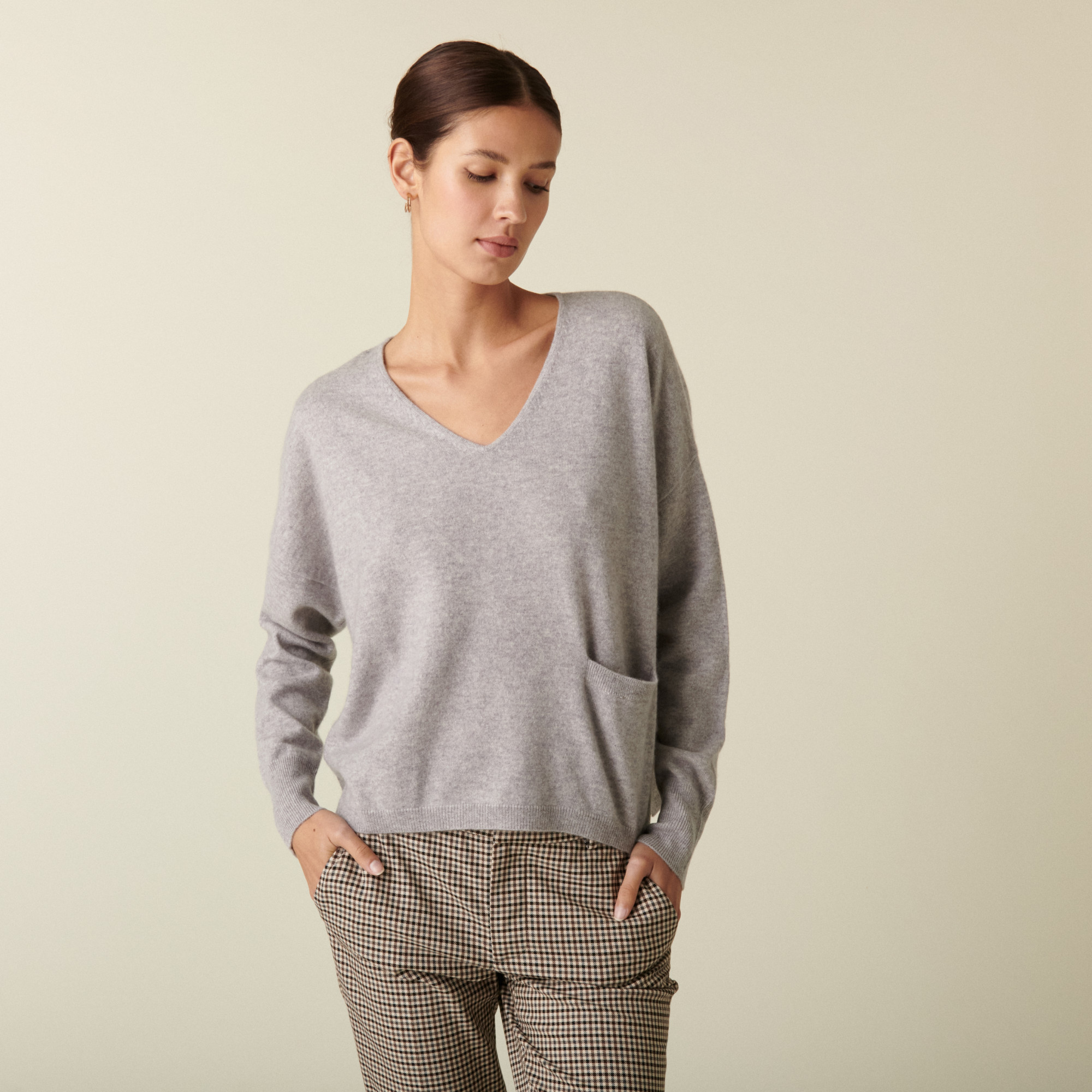 Pull court col V en cachemire avec poches - Balba 7412 gris clair - 11 Gris clair