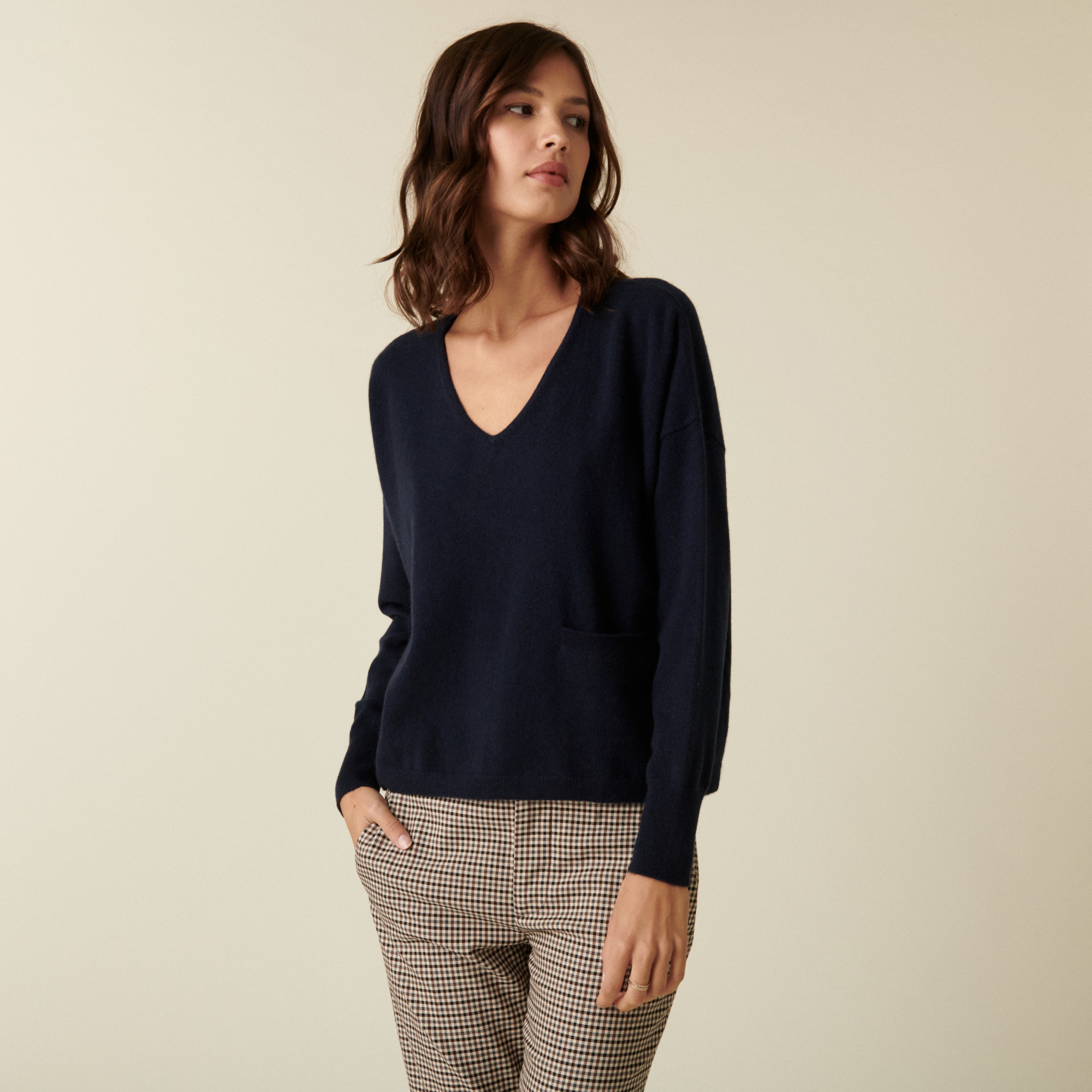 Pull court col V en cachemire avec poches - Balba 7440 marine - 05 Bleu marine