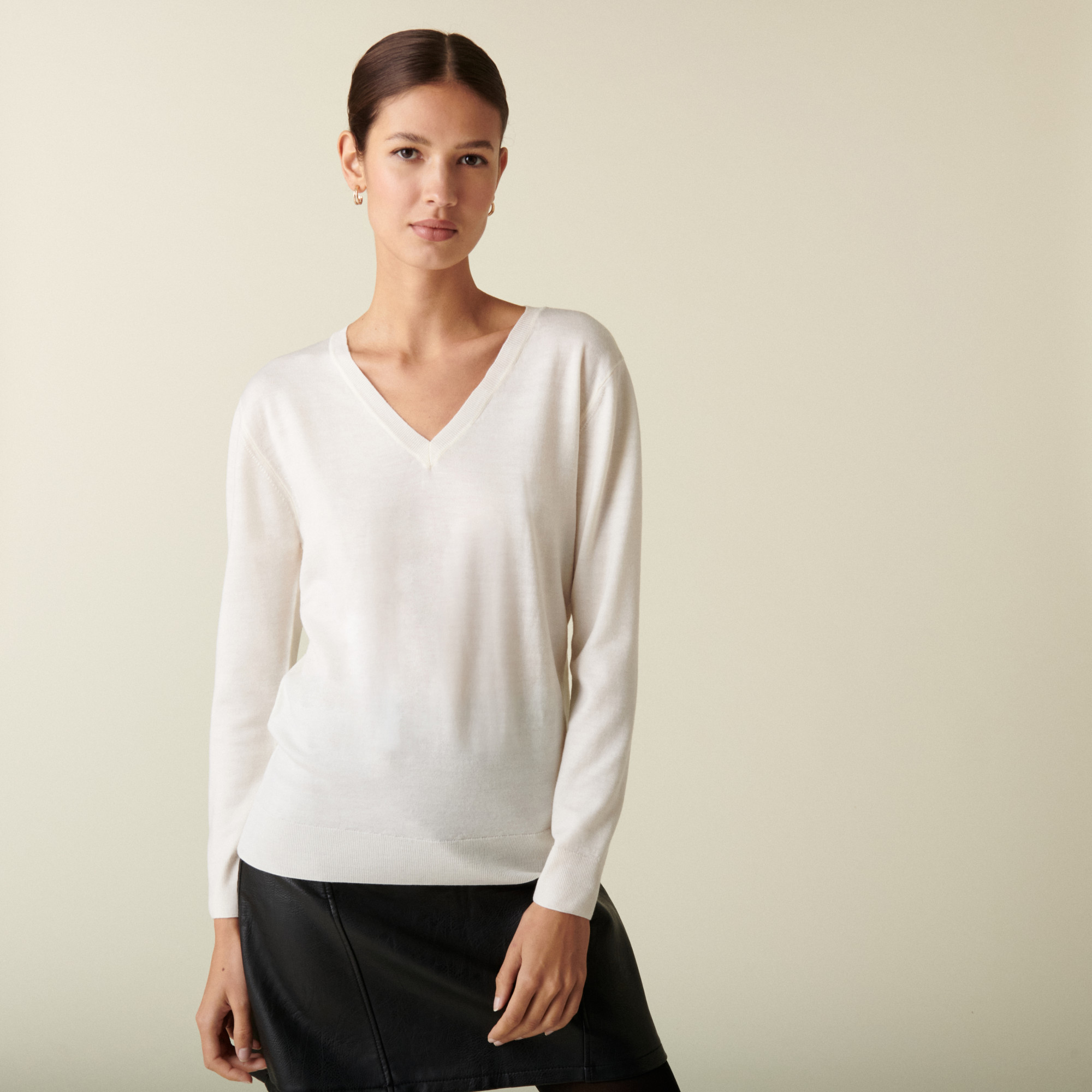 V-neck sweater in merino wool with ribbed edges - Arya
