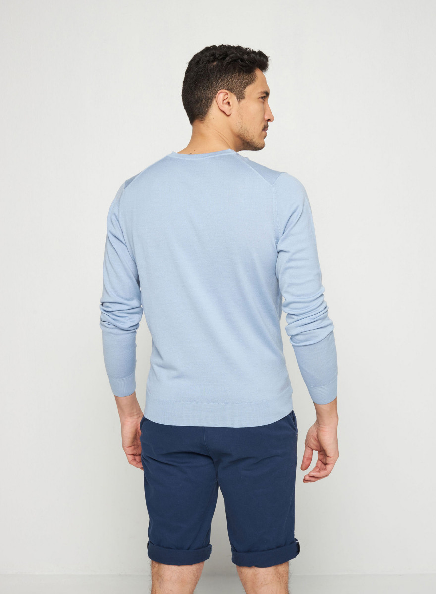 V-neck jumper in merino wool - Elmo