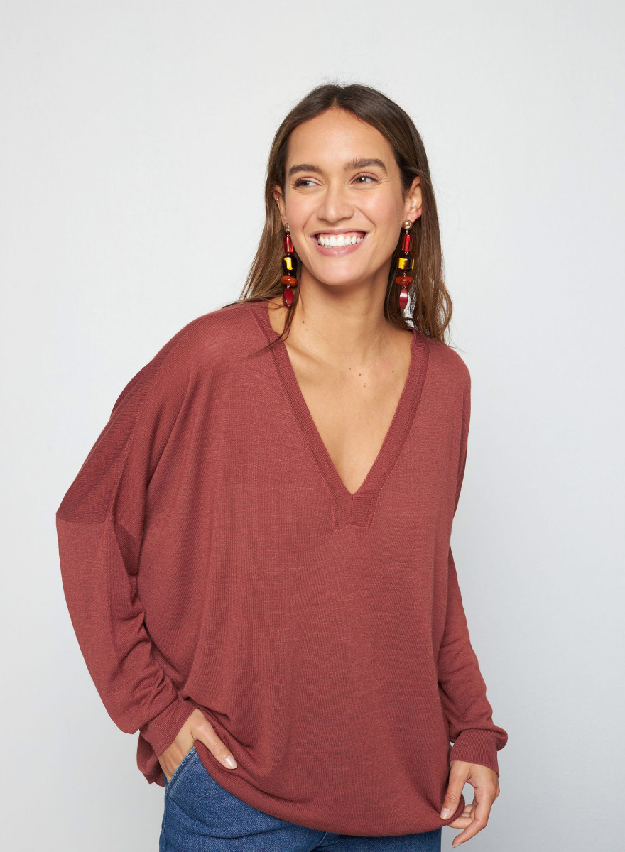 Camiseta oversized decote em V em linho slub - Beja