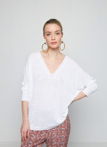 Oversized v-neck flamed linen t-shirt - Beja