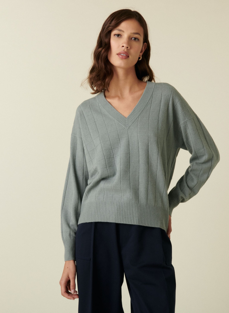 V-neck cashmere sweater in checkered knit - Canelle