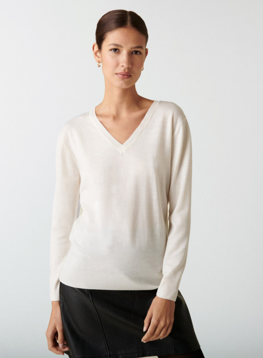 V-neck sweater in merino wool with ribbed edges - Arya