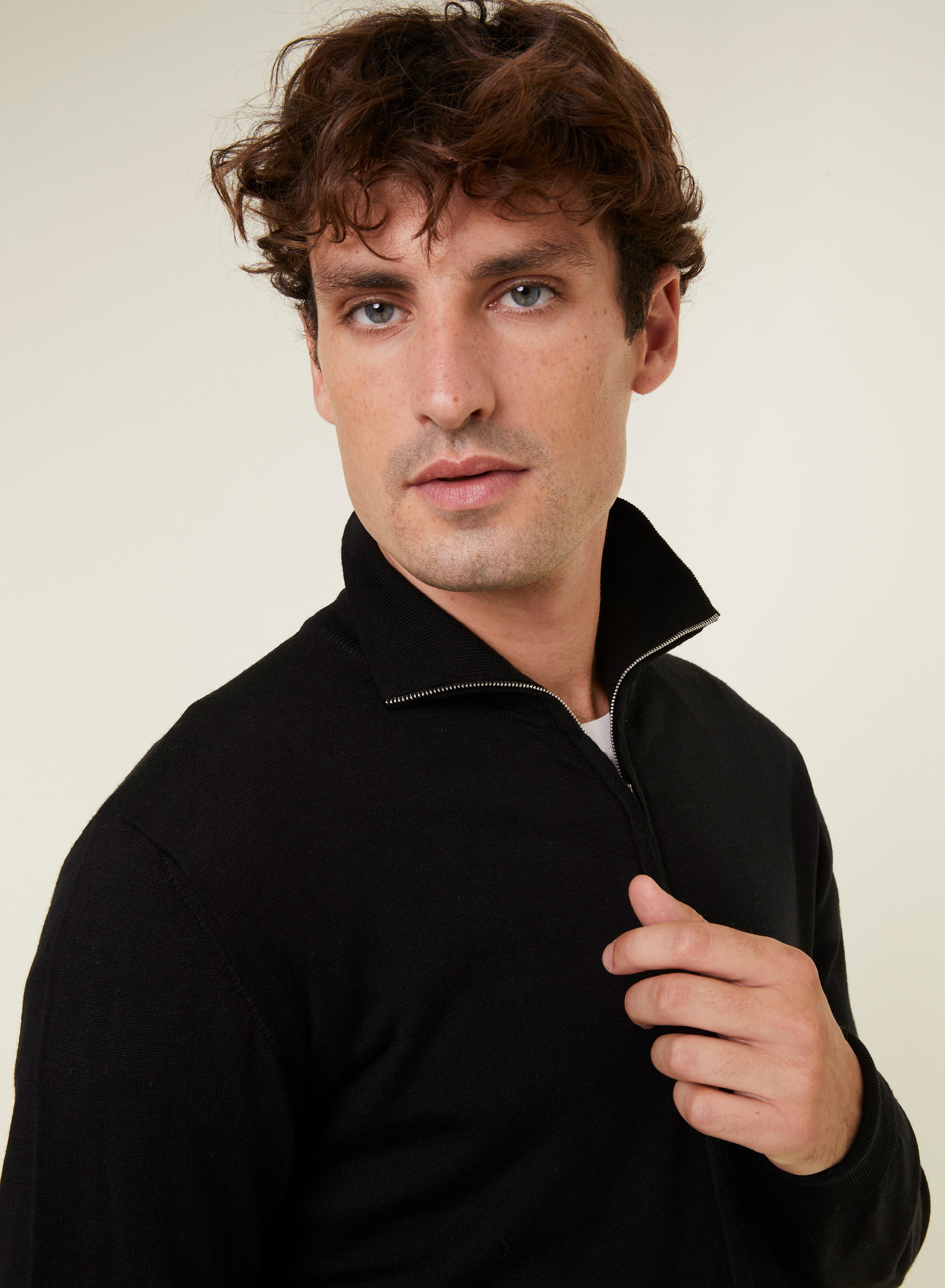 Gilet zippé avec logo en laine mérinos - Estian 7810 noir - 01 Noir