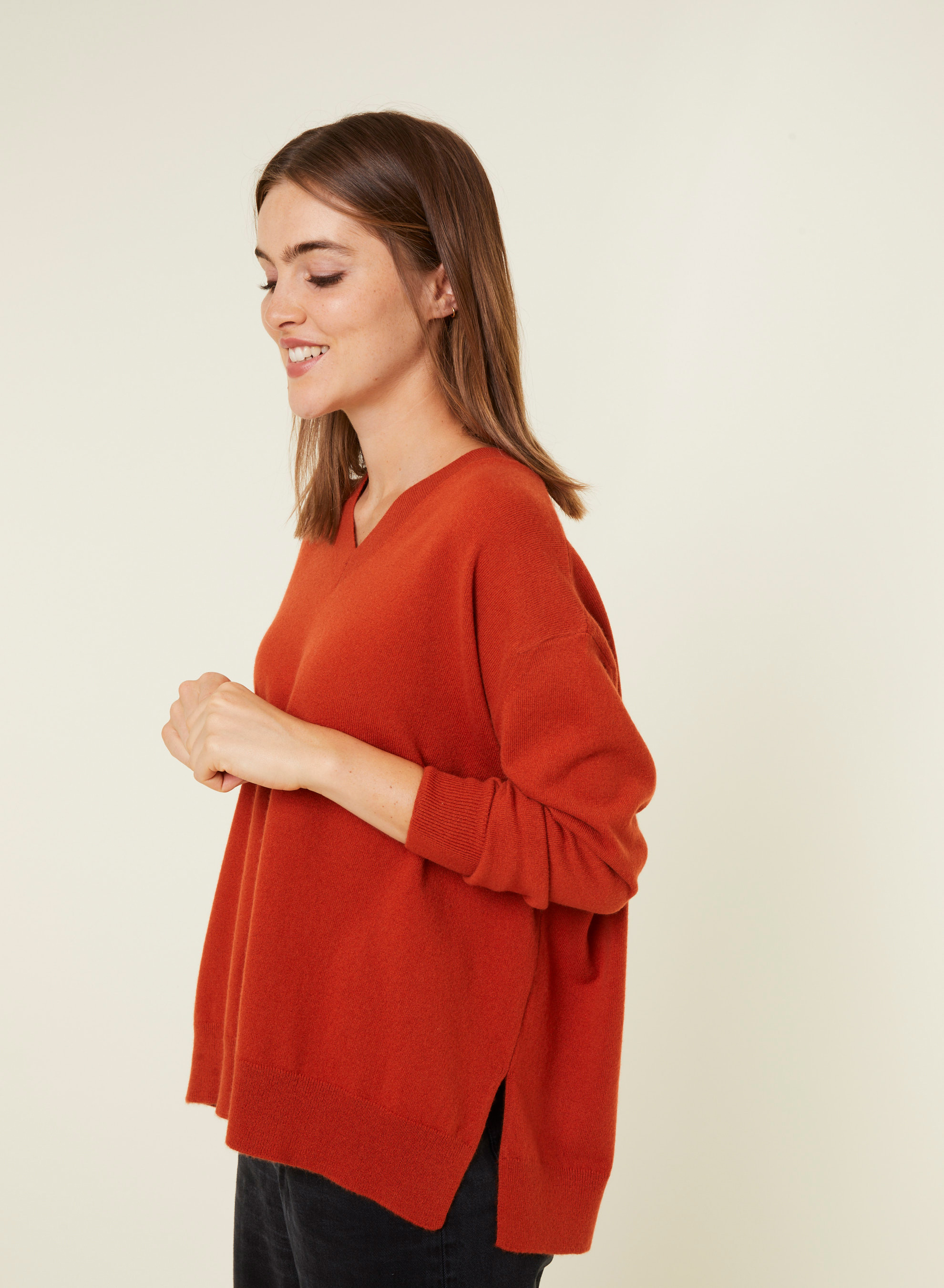 Pull ample à fentes col V en cachemire - Alienor 7870 ecureuil - 92 Rouille