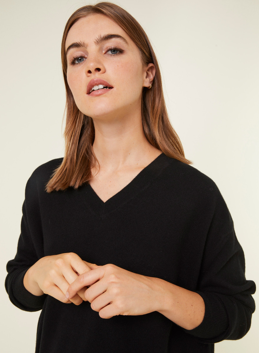 Suéter de cashmere folgado com decote em V e fendas - Alienor