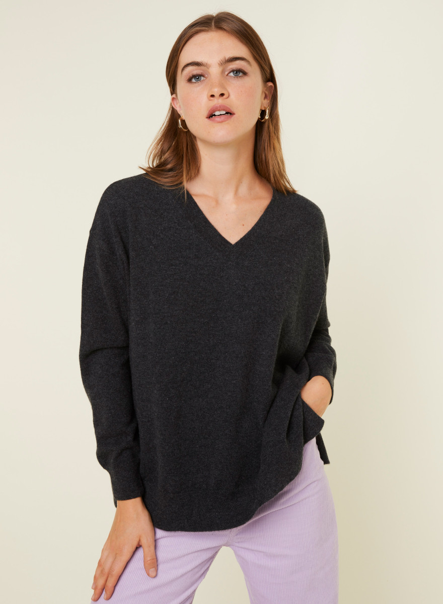 Suéter de cashmere folgado com decote em V e fendas - Alienor