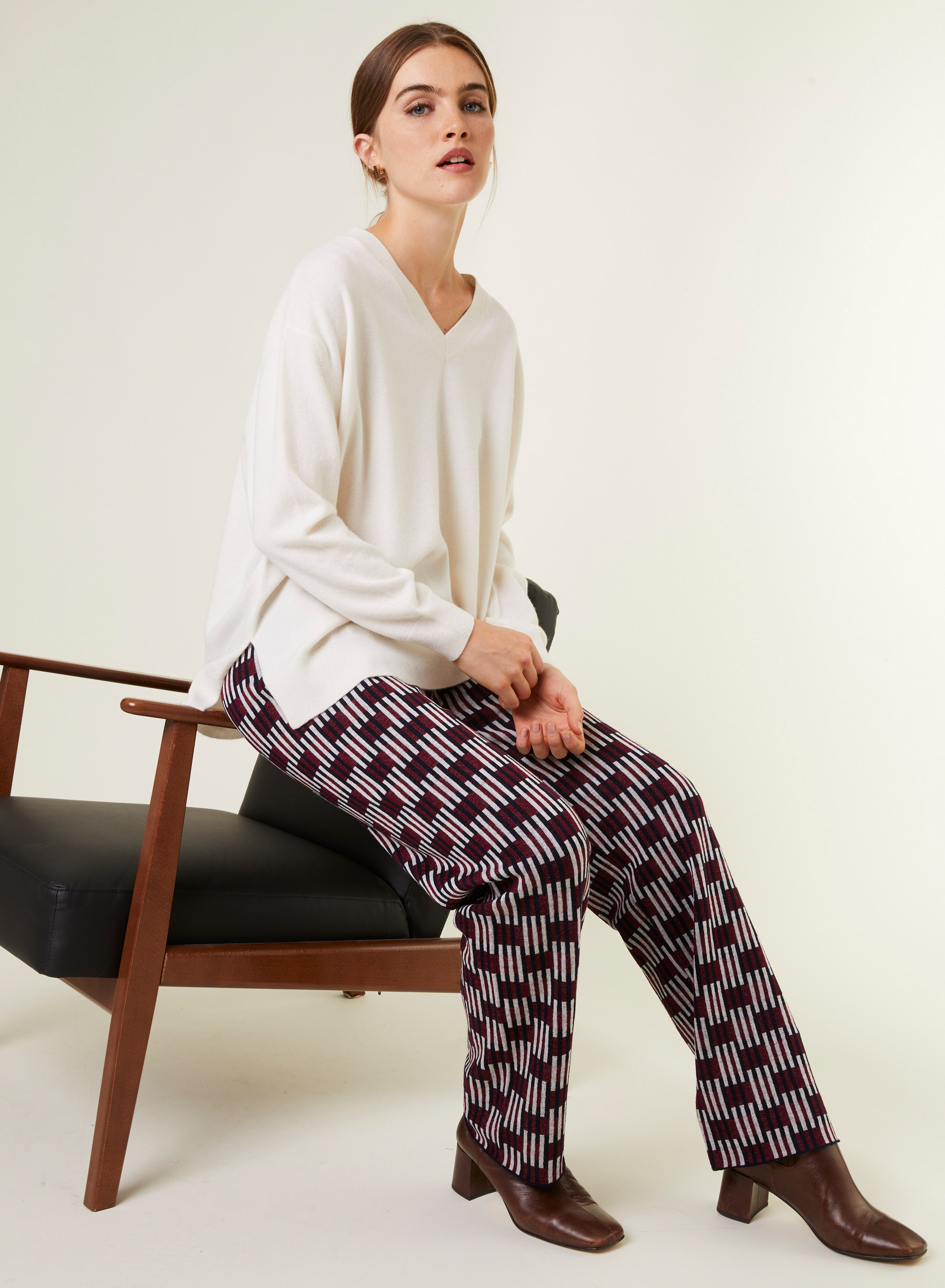 Loose sweater with V-neck slits in cashmere - Alienor