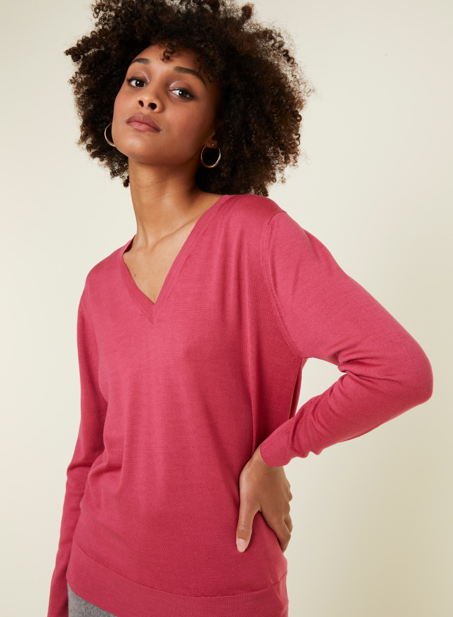 Pull col V en laine mérinos - Arya 7883 romance - 26 Rose foncé
