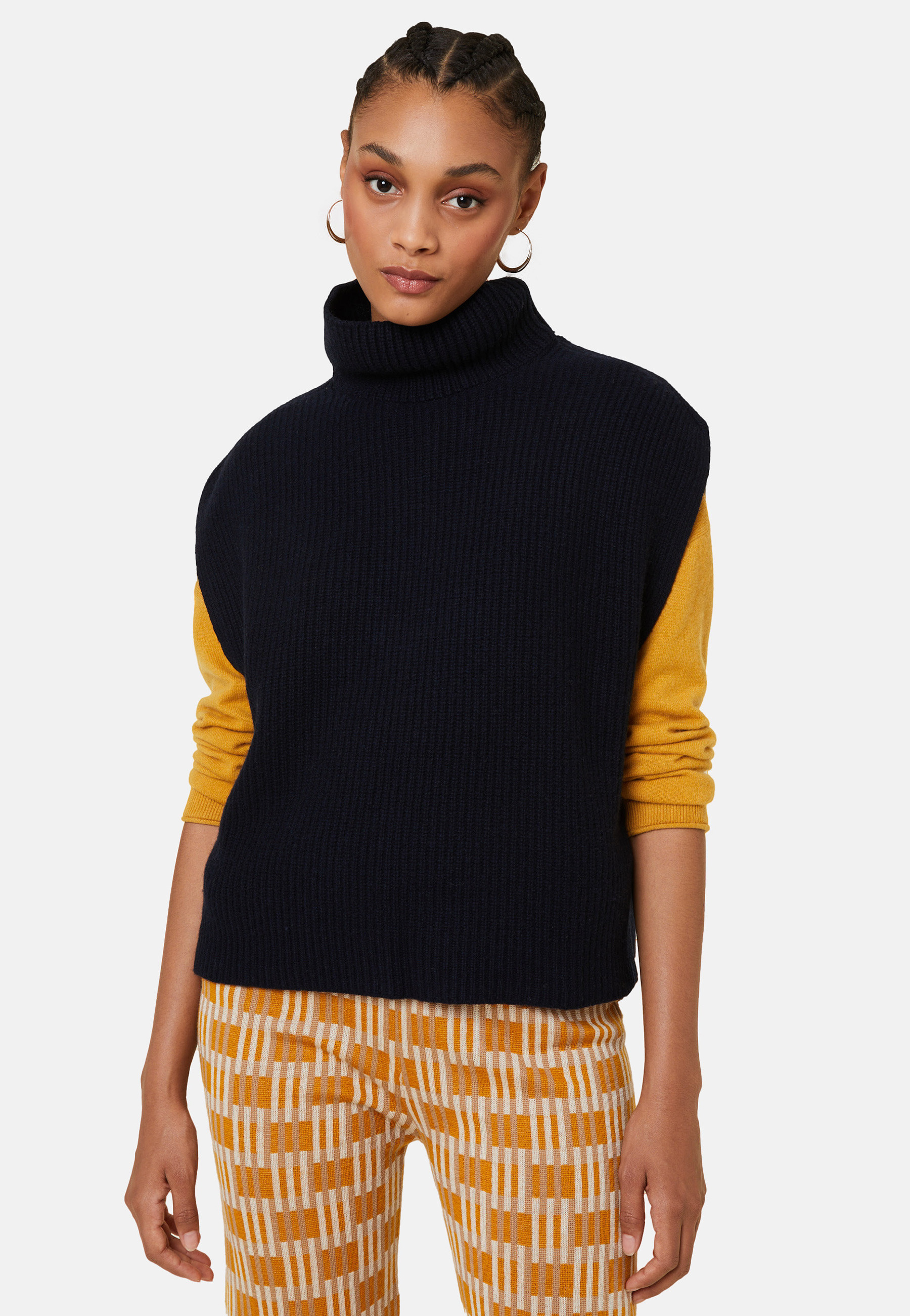 Pull col montant sans manches en cachemire et laine recyclés