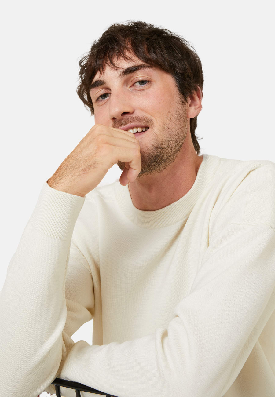 Suéter folgado de lã merino com gola redonda - Felix