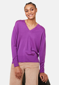 Pull col V à fentes en laine mérinos - Aurora 7882 prune - 18 Violet foncé