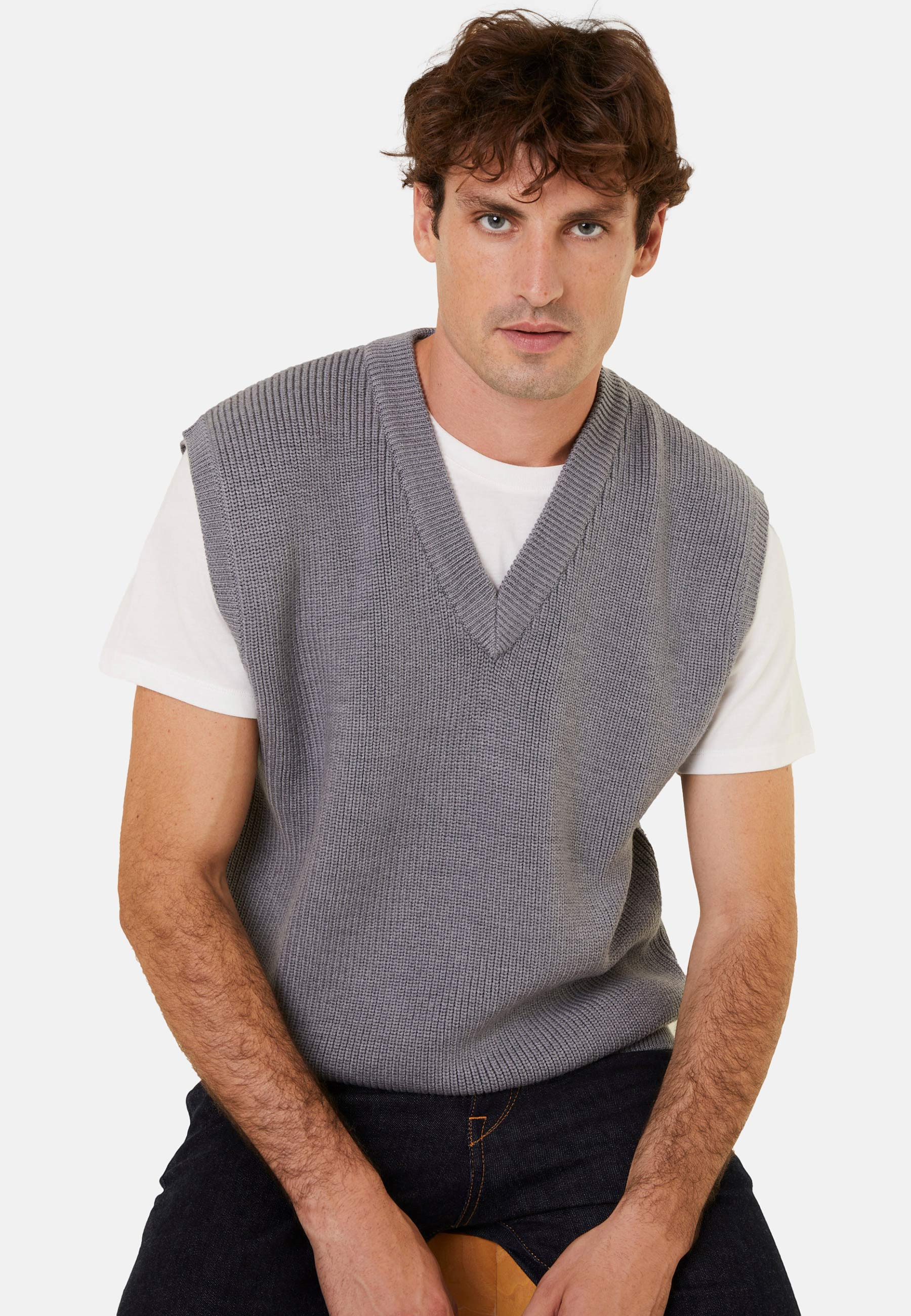 Sleeveless V-neck sweater in merino wool - Felipe