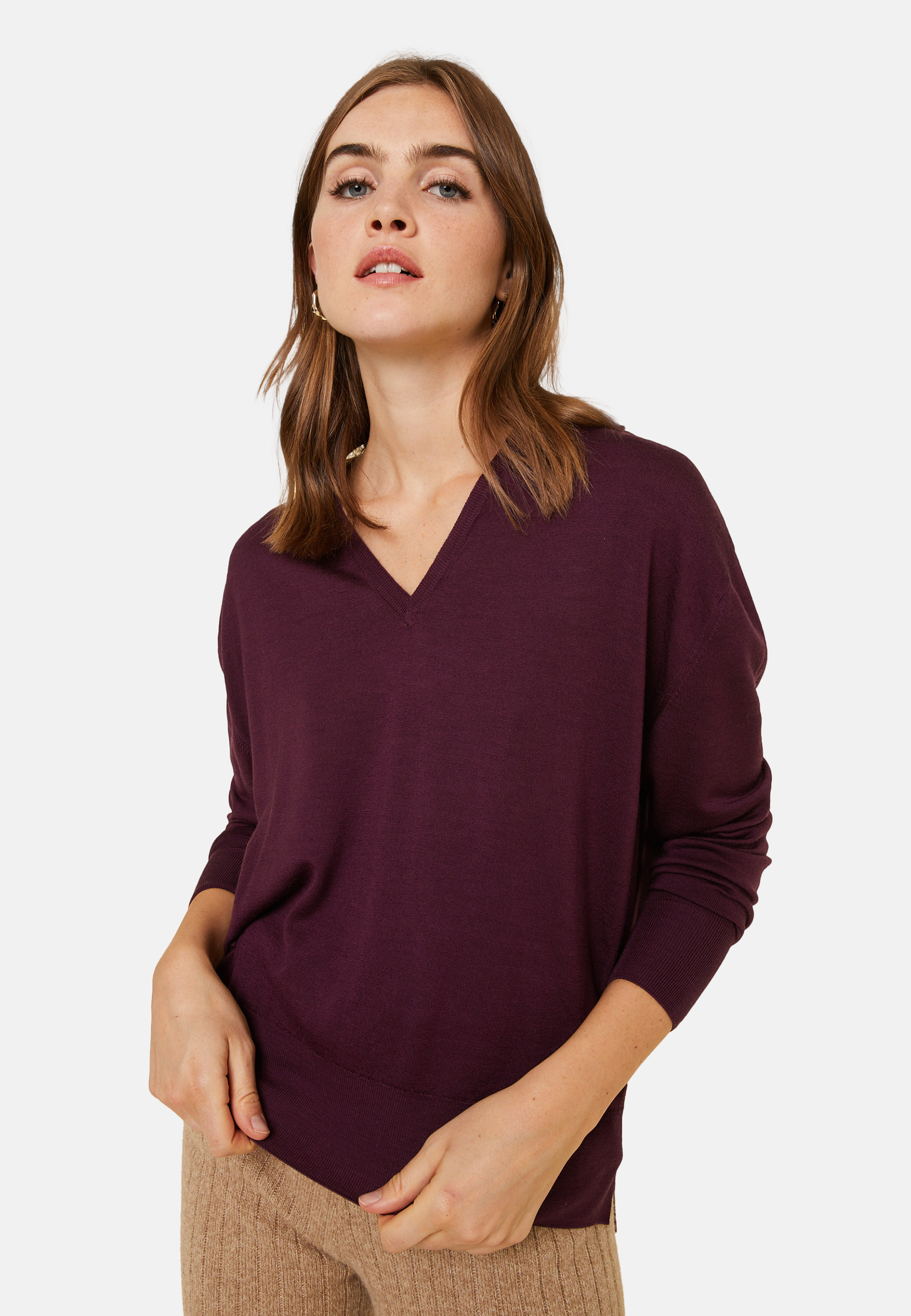 Merino wool V-neck sweater with slits - Aurora