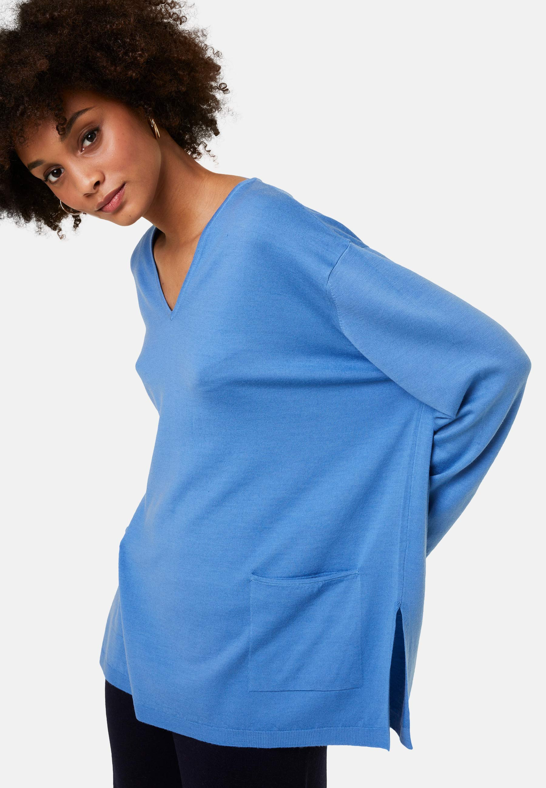 Loose V-neck sweater with pockets in merino wool - Albertine