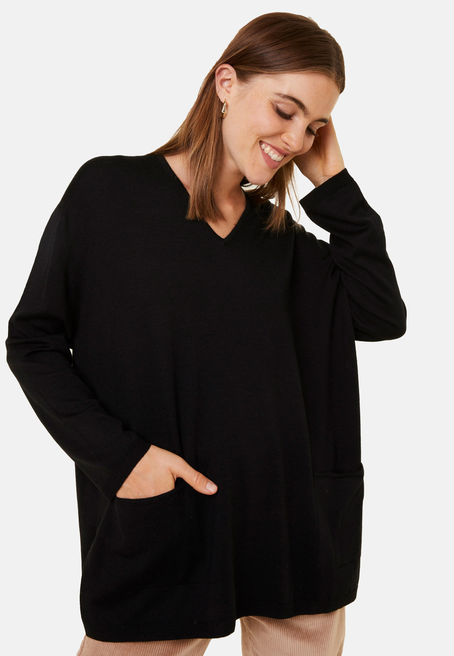 Loose V-neck sweater with pockets in merino wool - Albertine
