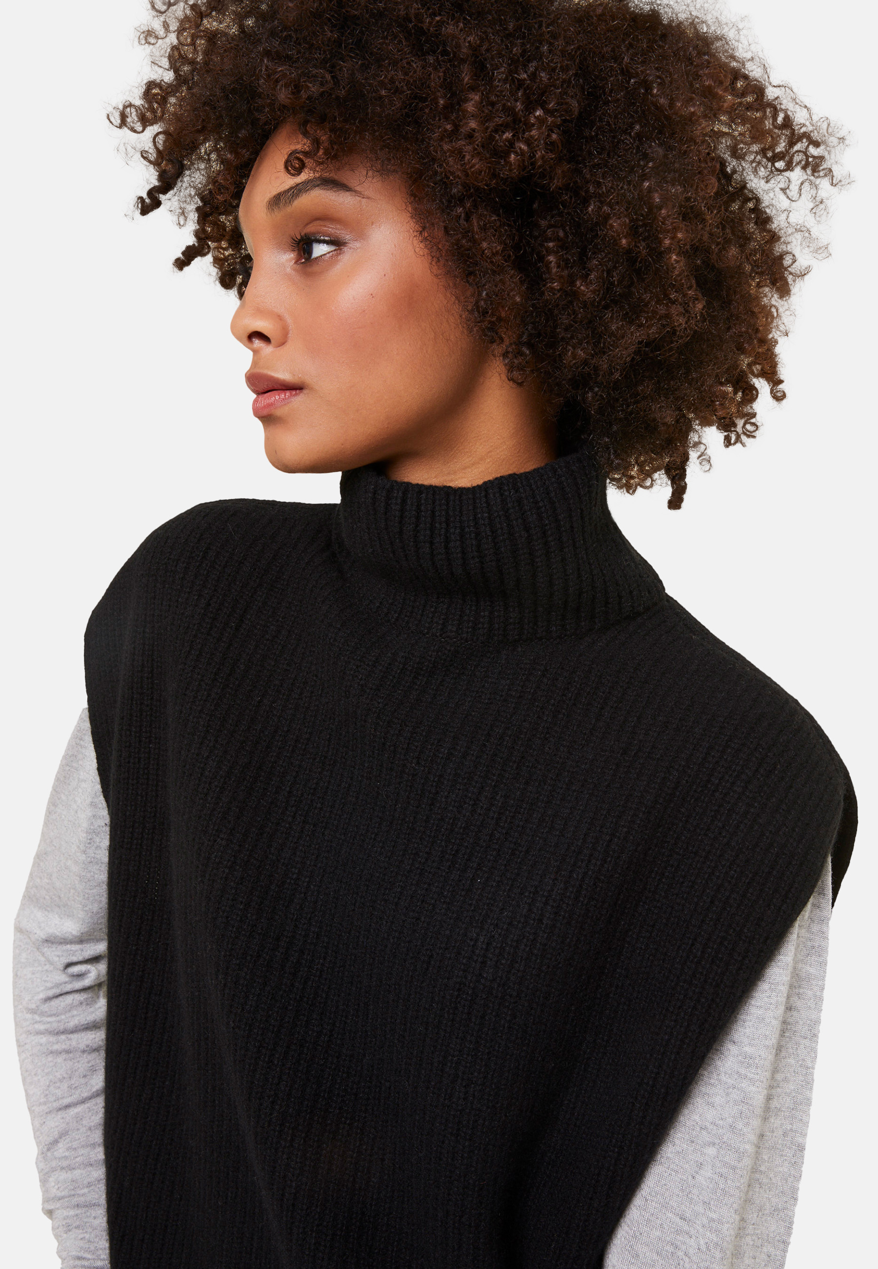 Sleeveless high-neck sweater in recycled cashmere and wool - Dalya